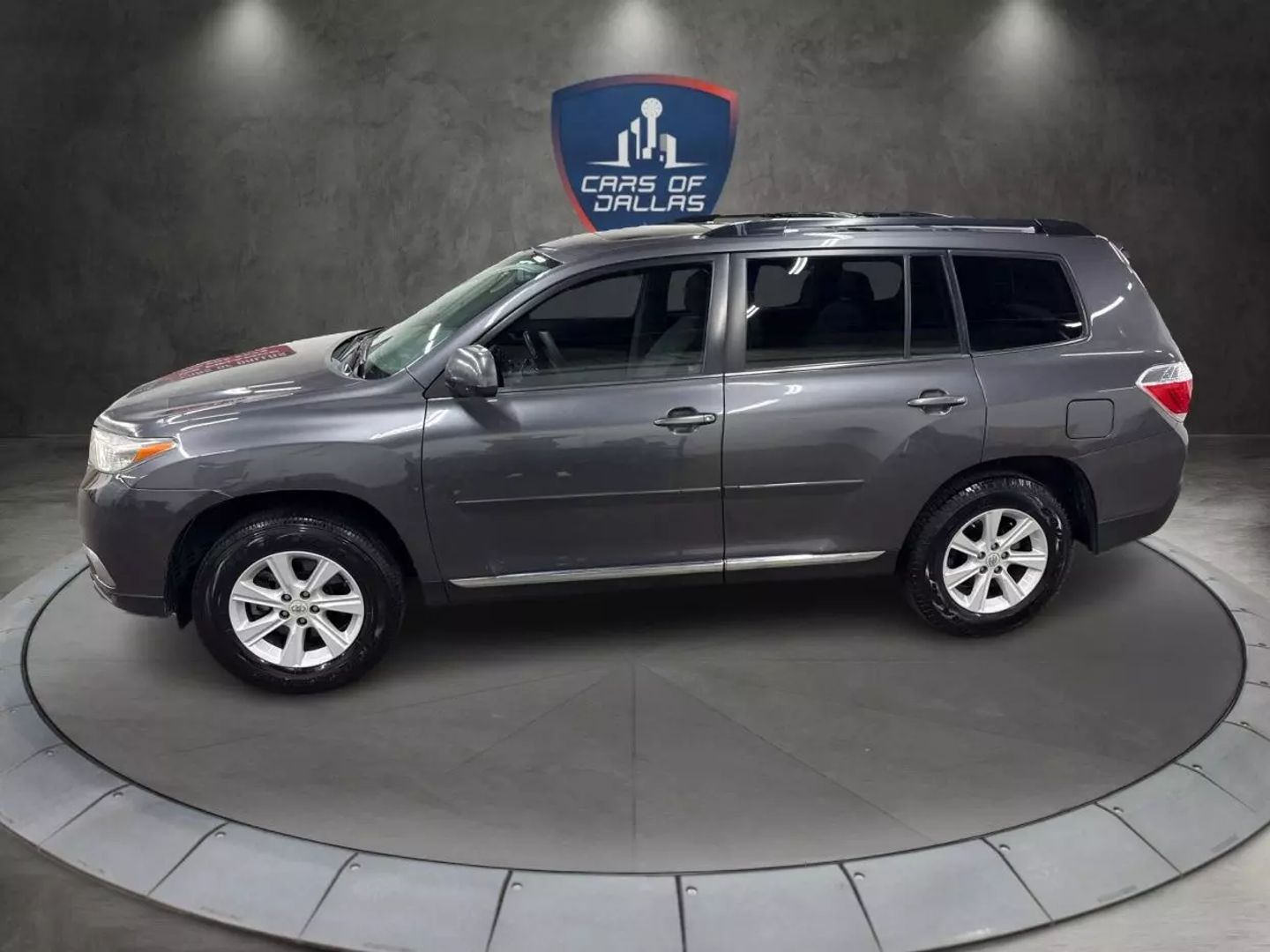 2013 Toyota Highlander - Image 2
