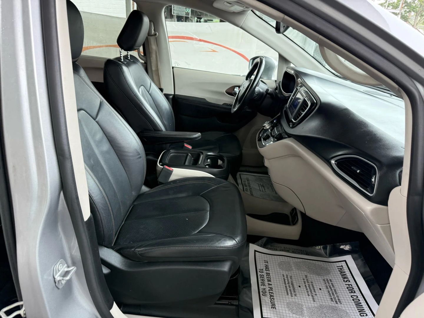 2019 Chrysler Pacifica - Image 22