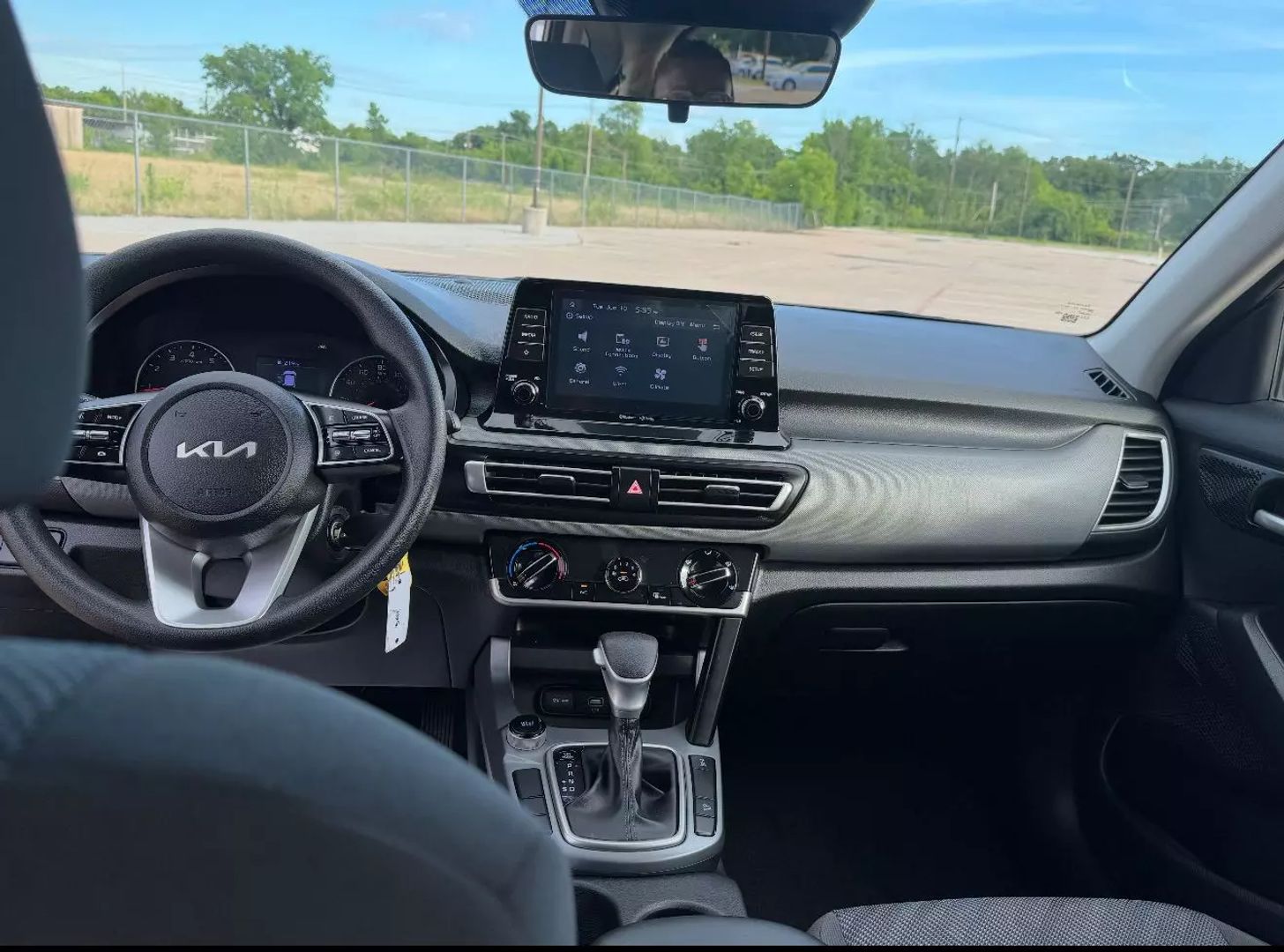 2023 Kia Seltos - Image 9