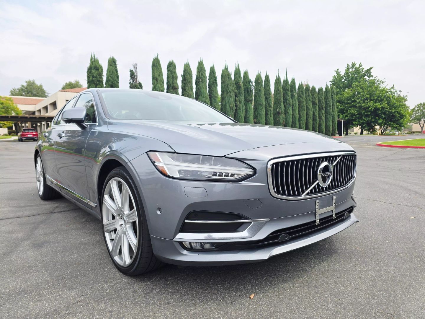 2017 Volvo S90