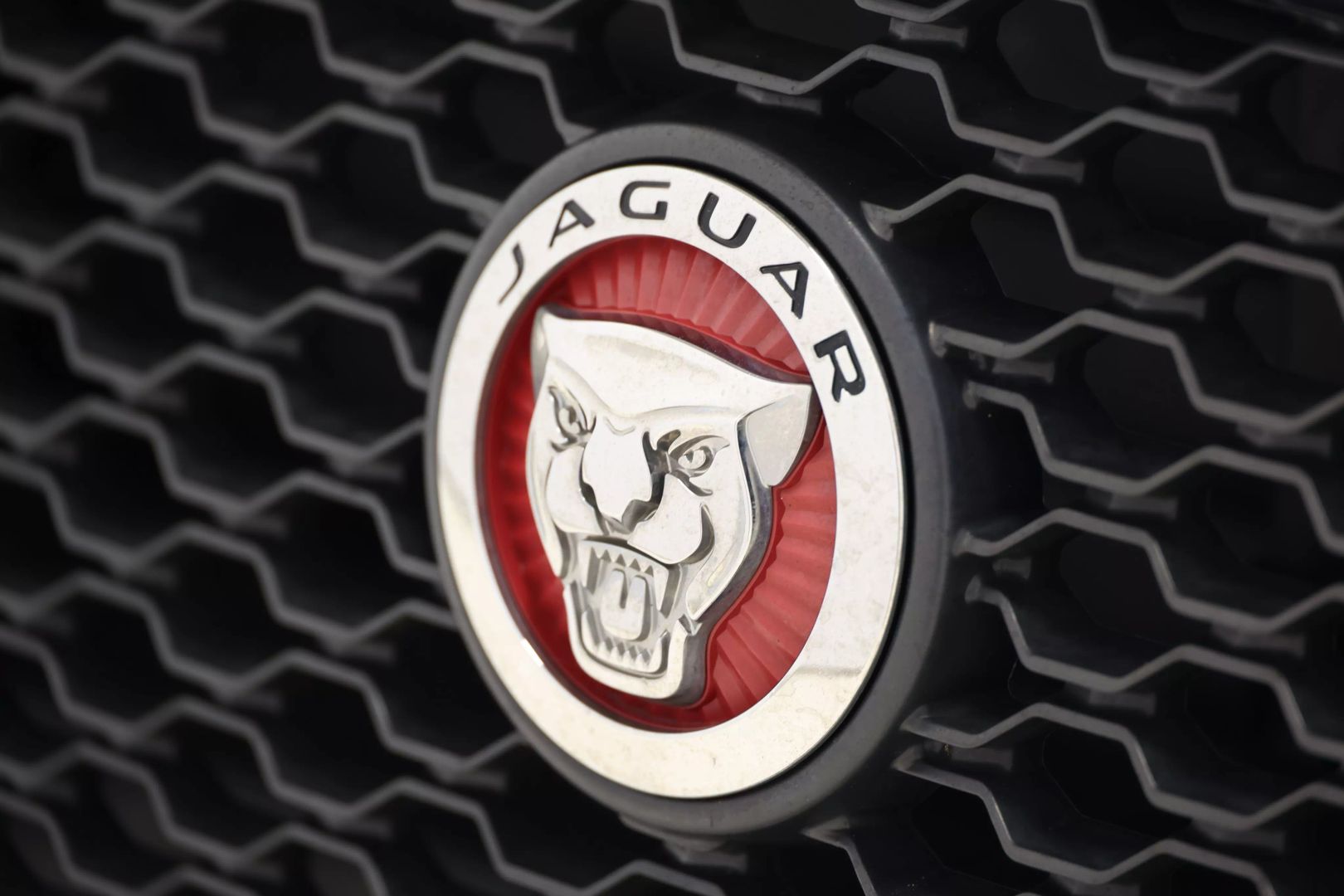 2019 Jaguar Xe - Image 98