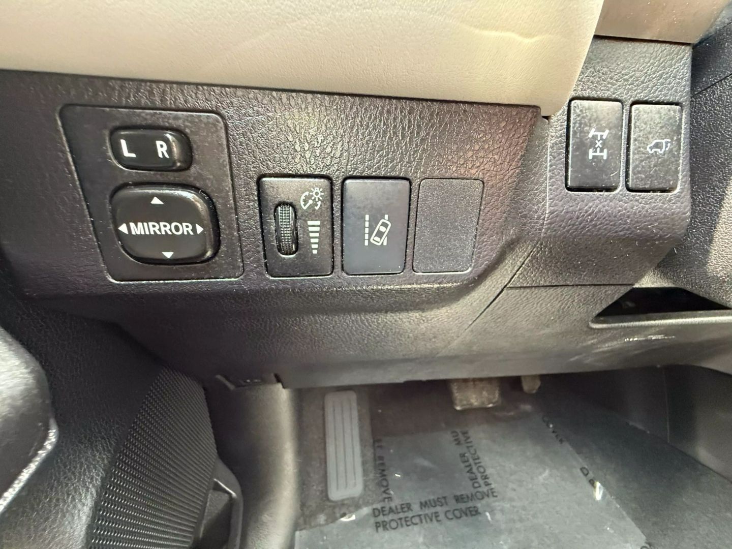2017 Toyota Rav4 - Image 38