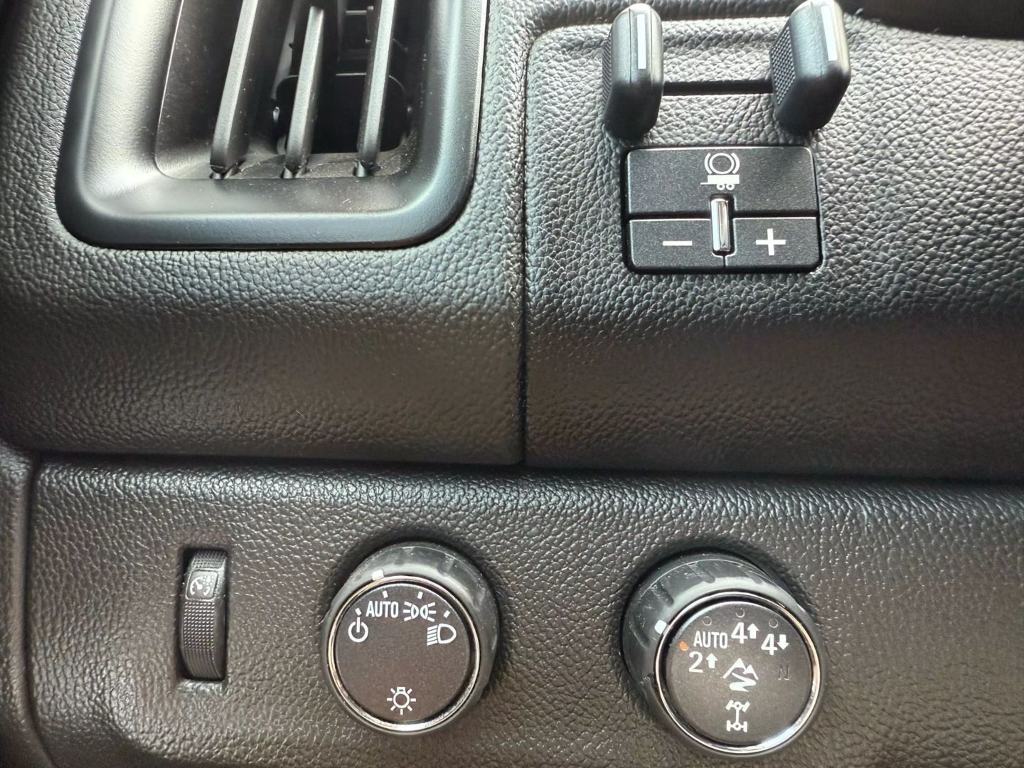2018 Chevrolet Colorado Crew Cab - Image 28