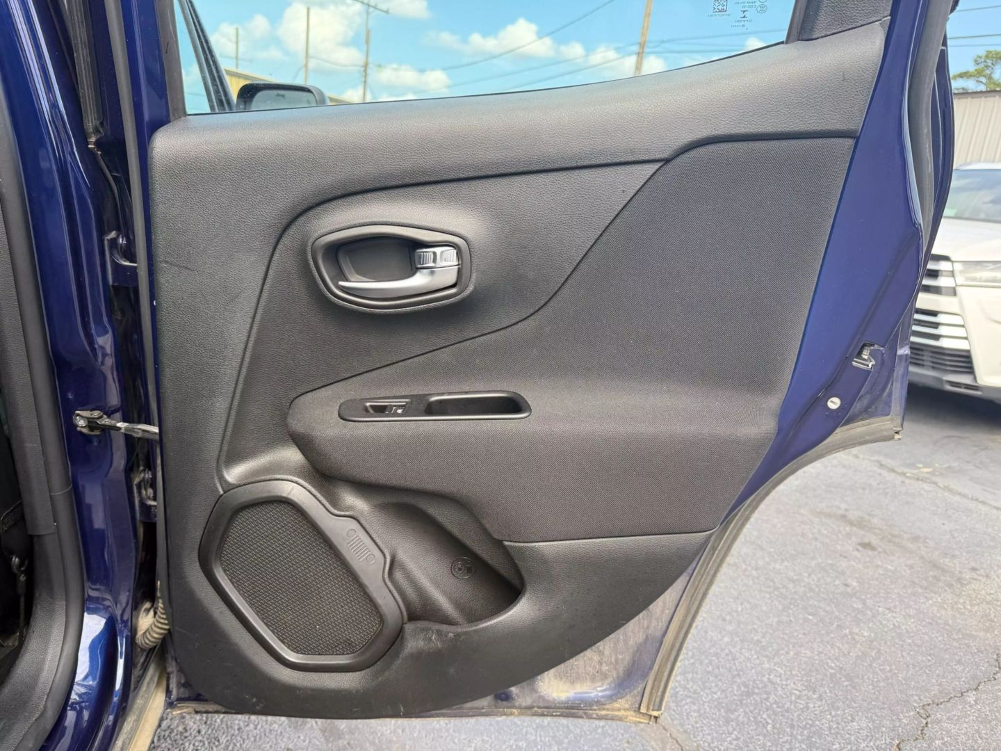 2021 Jeep Renegade - Image 14