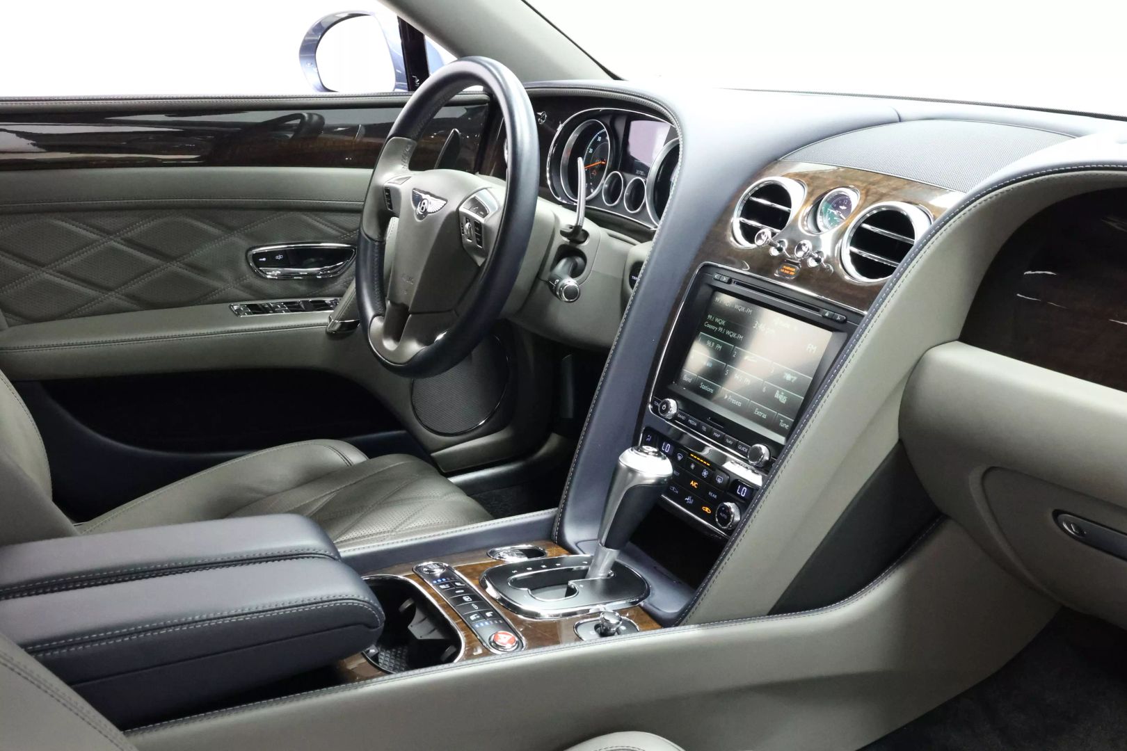 2016 Bentley Flying Spur - Image 96