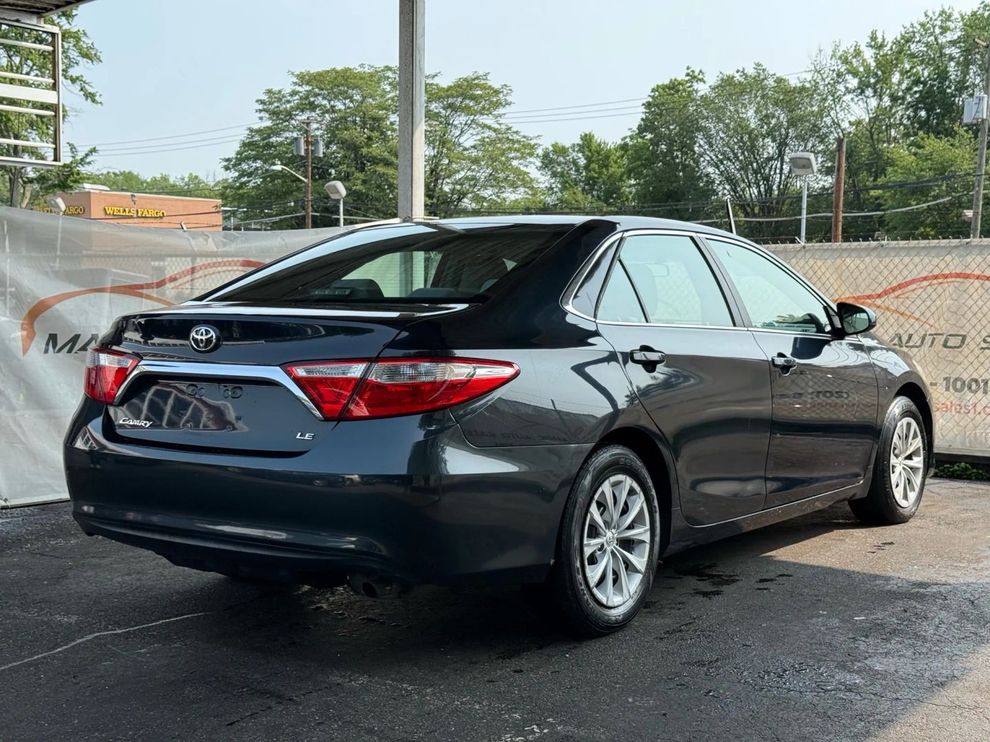 2015 Toyota Camry - Image 11