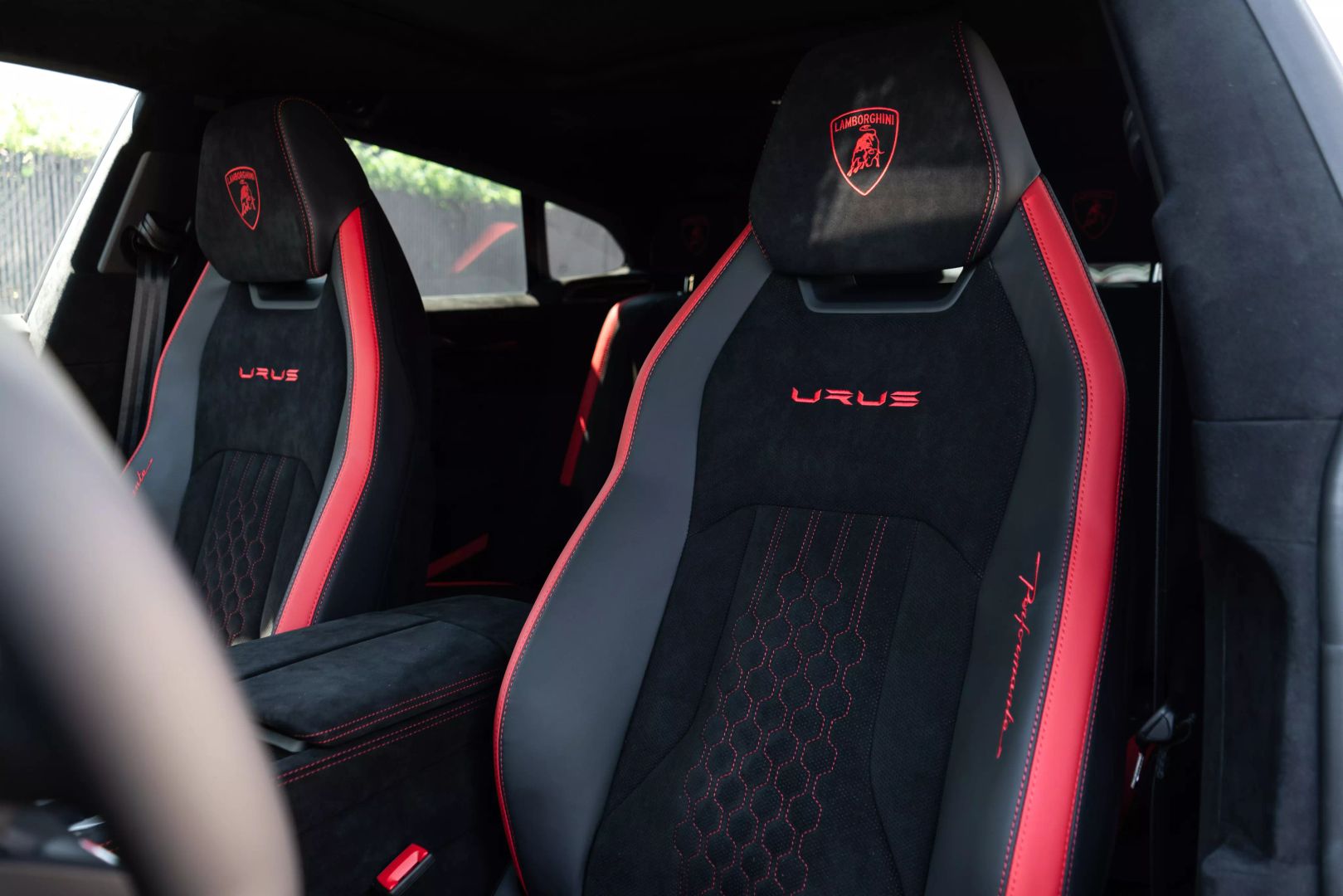 2024 Lamborghini Urus - Image 31