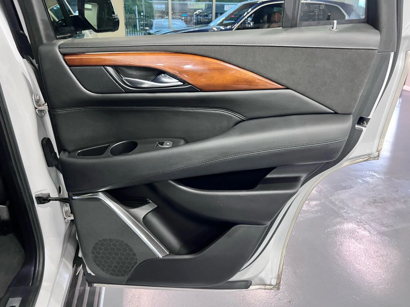 2019 Cadillac Escalade Luxury Sport Utility 4d - Image 28