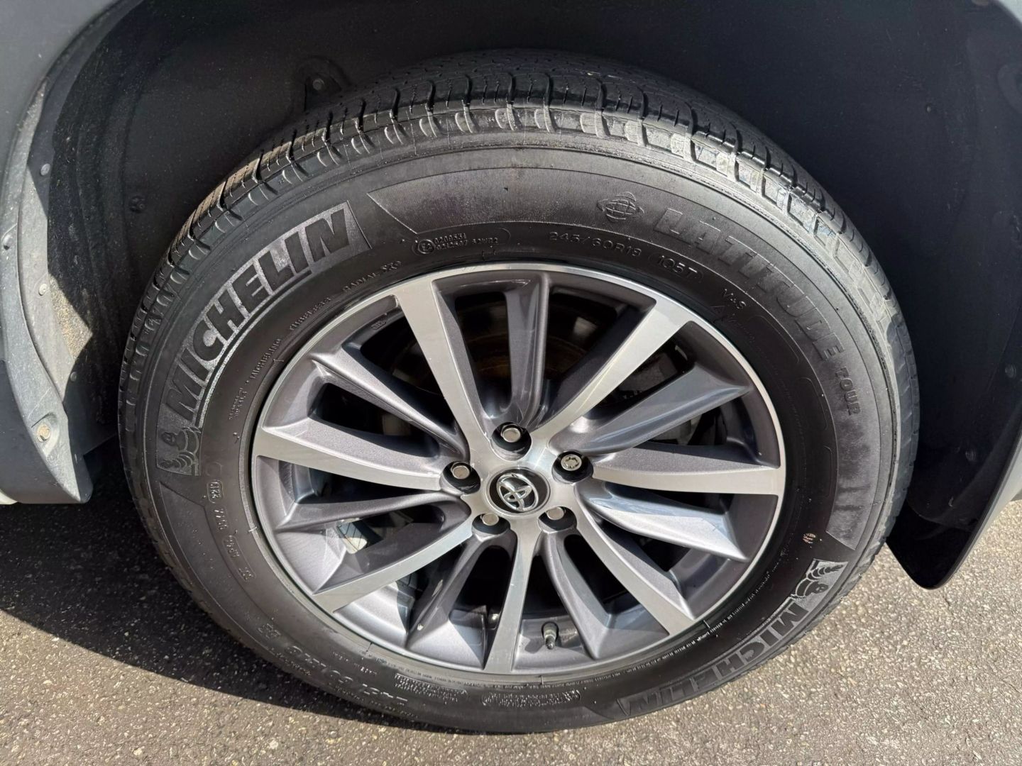 2018 Toyota Highlander - Image 48