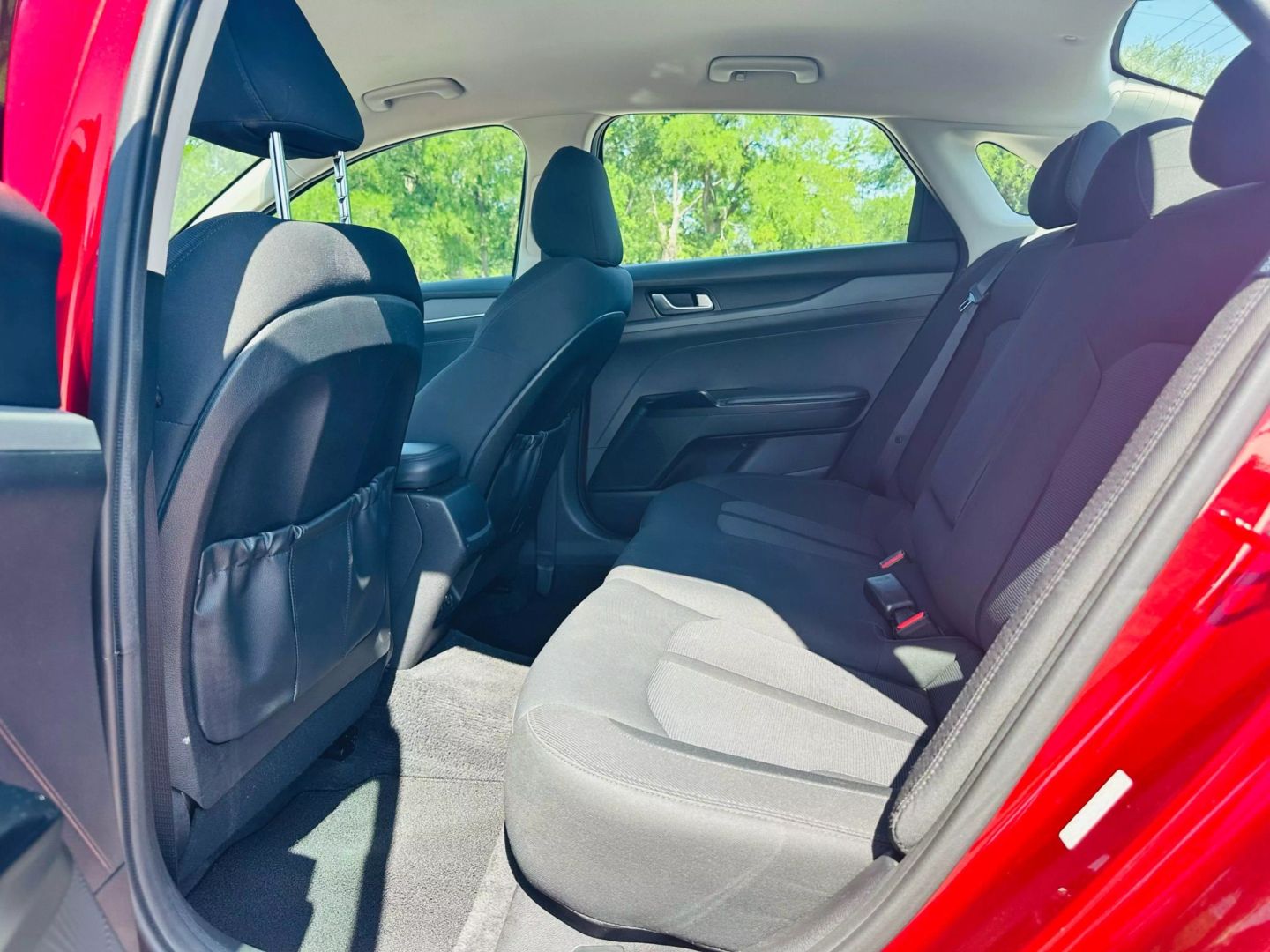2022 Kia K5 - Image 16