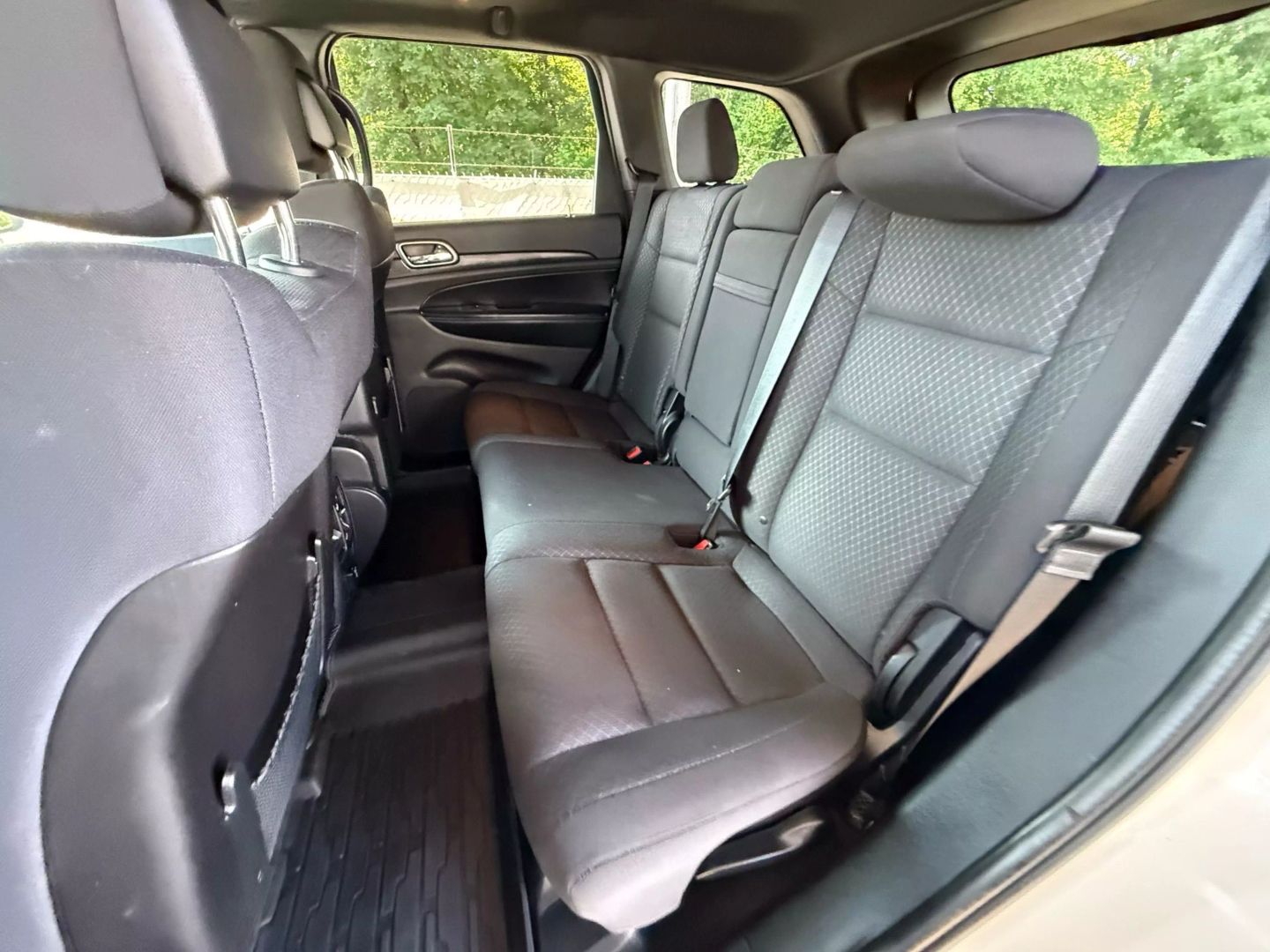 2018 Jeep Grand Cherokee - Image 19