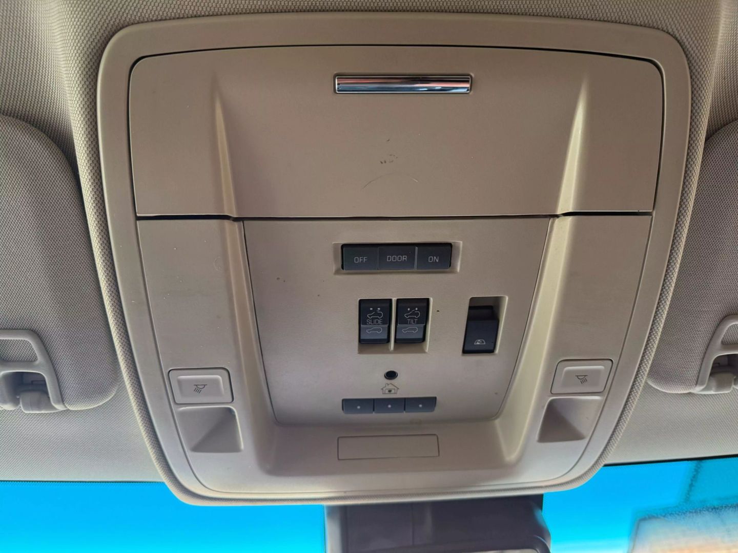 2016 Chevrolet Silverado 2500 Hd Crew Cab - Image 31