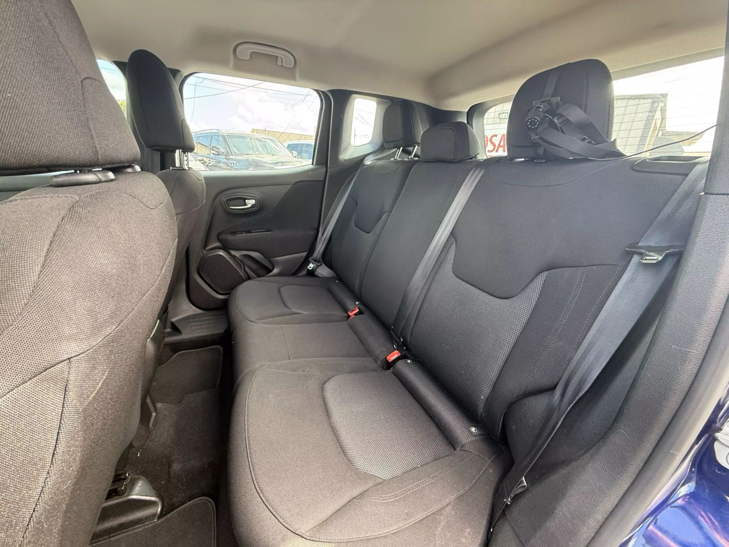 2021 Jeep Renegade - Image 12