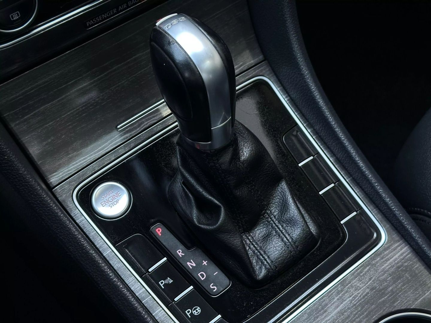 2017 Volkswagen Passat - Image 36