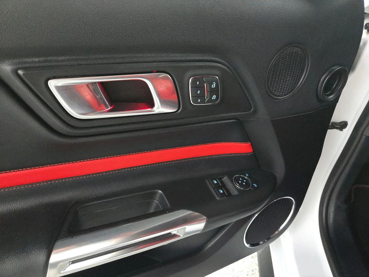 2021 Ford Mustang - Image 24
