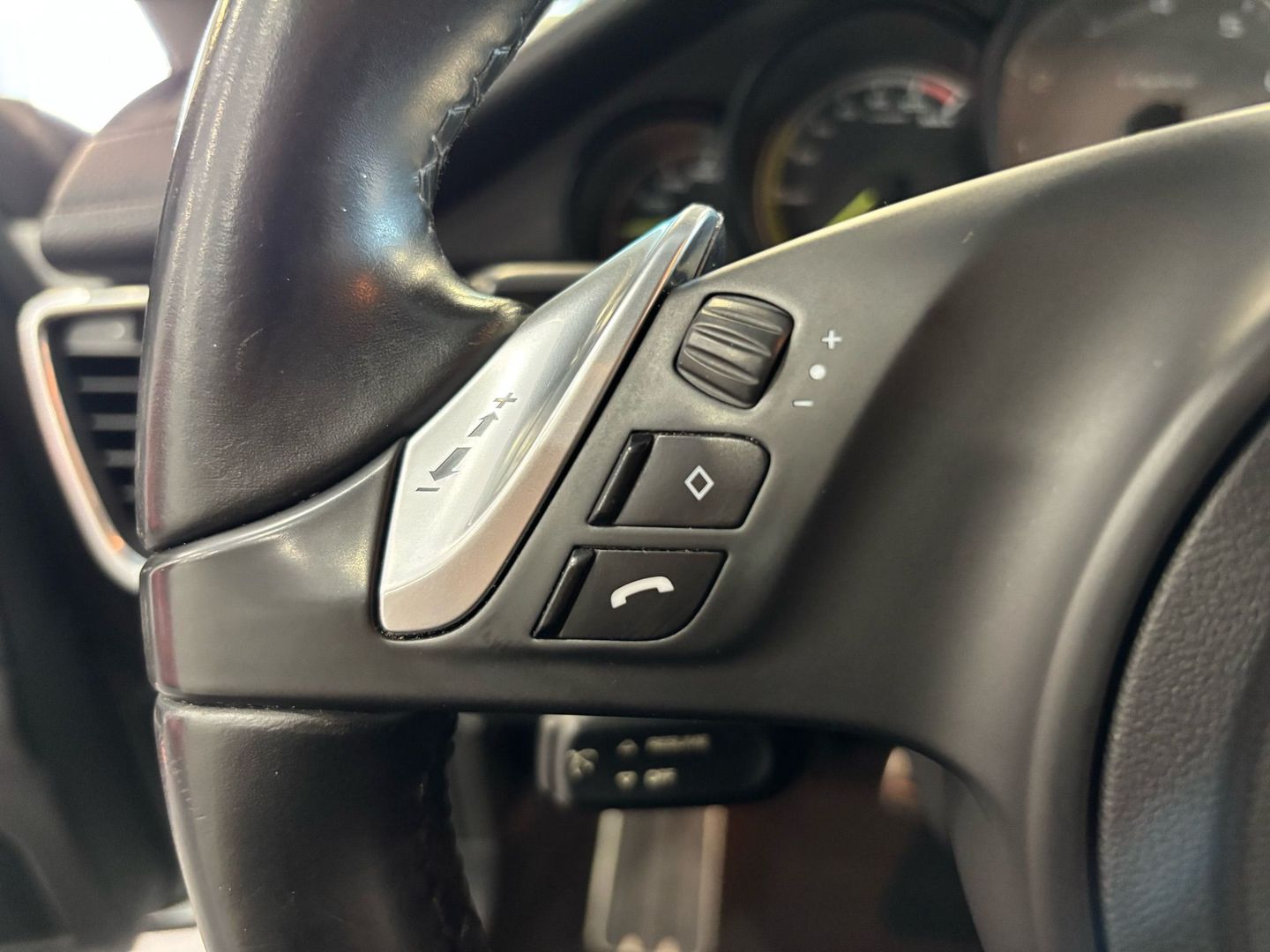 2014 Porsche Panamera S E-hybrid Sedan 4d - Image 23