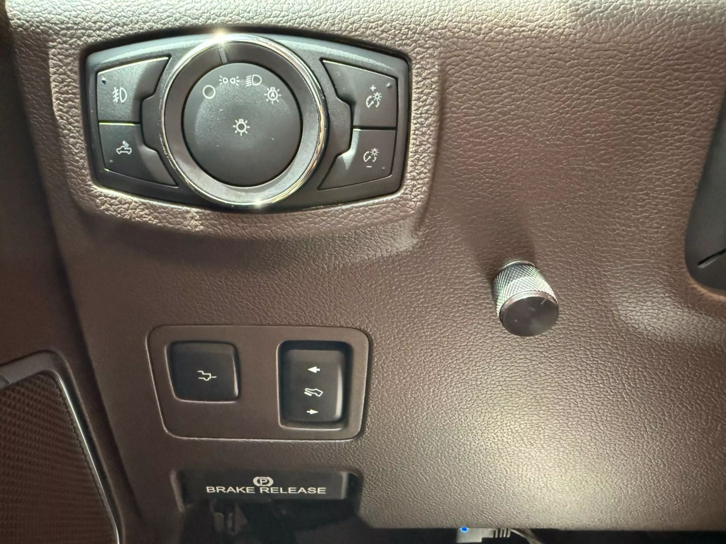 2018 Ford F250 Super Duty Crew Cab - Image 31