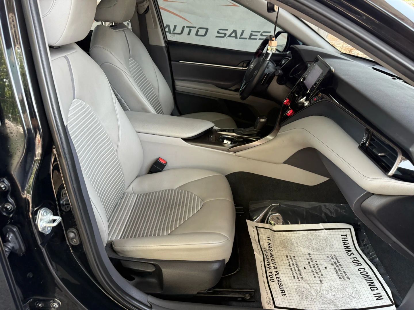 2022 Toyota Camry - Image 25