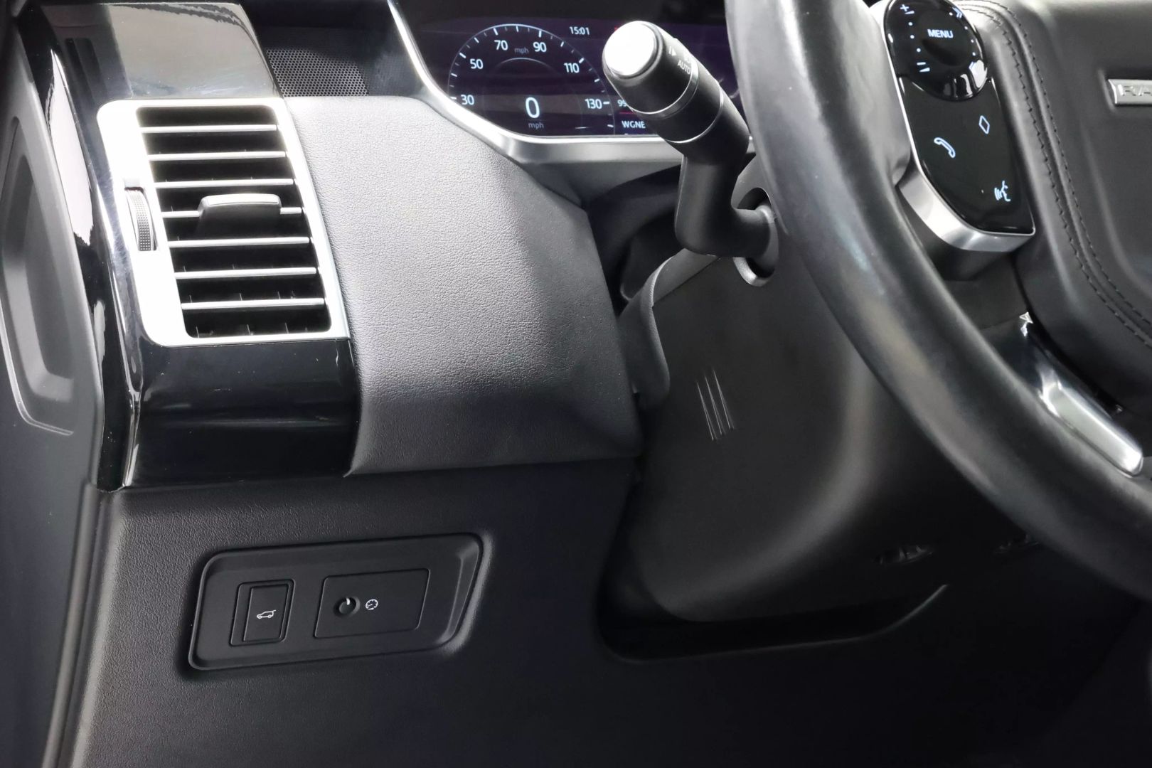 2018 Land Rover Range Rover - Image 21