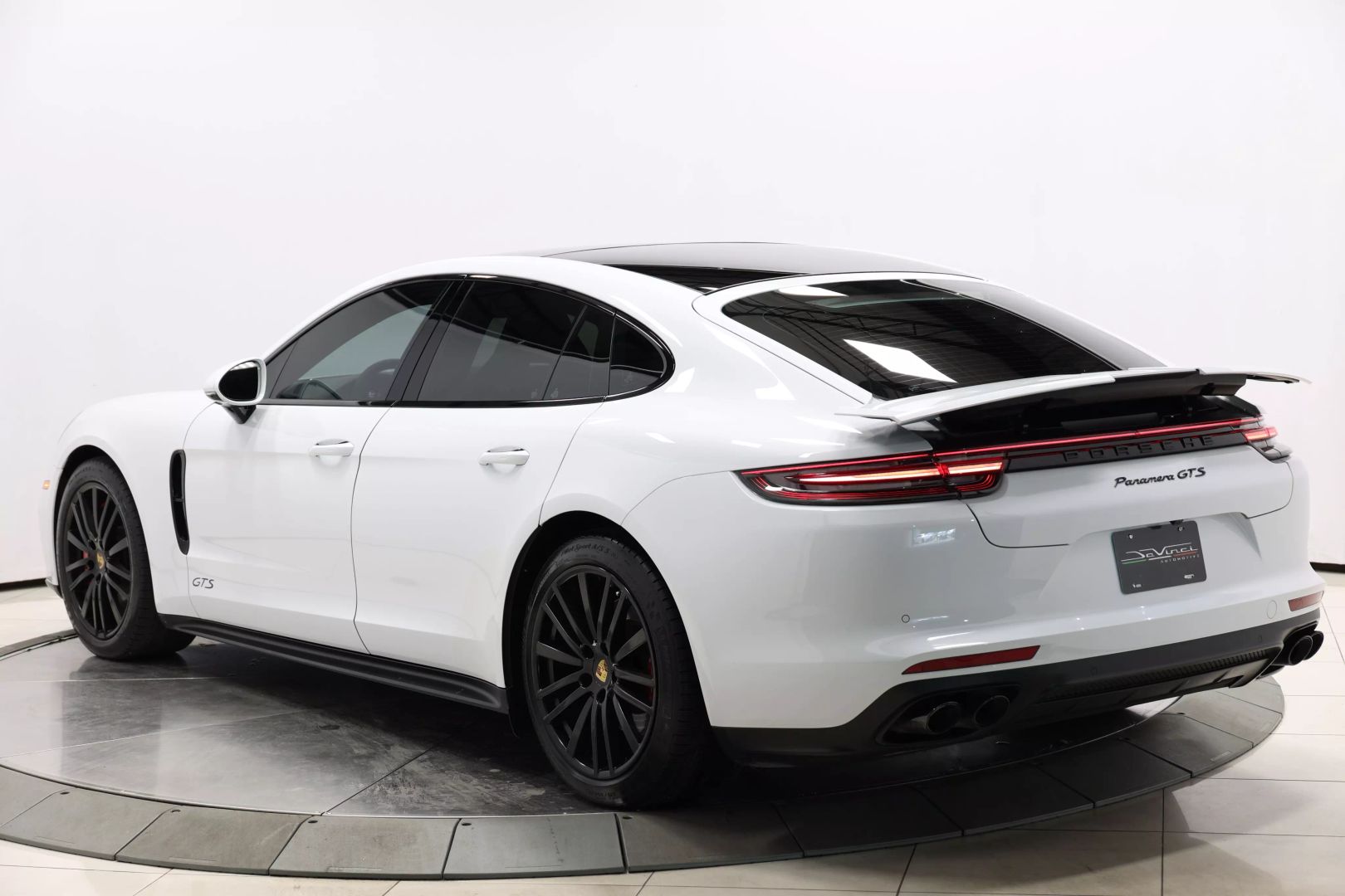 2020 Porsche Panamera - Image 61
