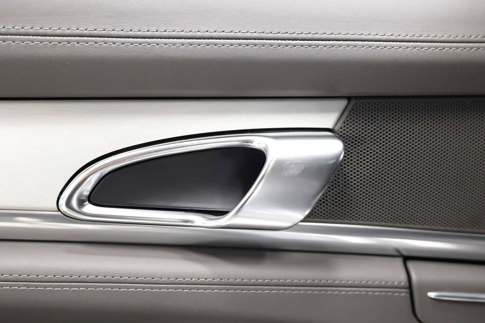 2014 Porsche Panamera - Image 55