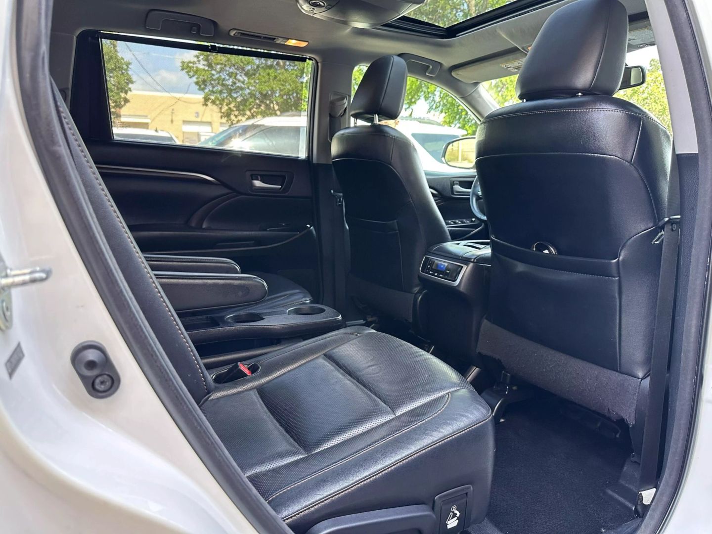 2014 Toyota Highlander - Image 27