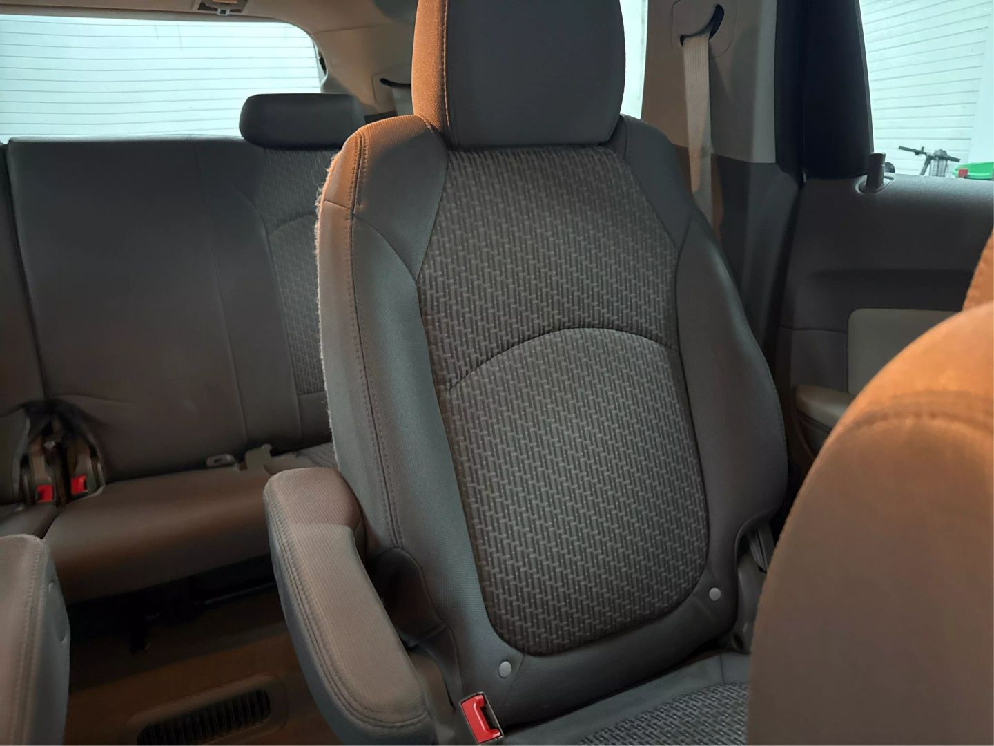 2011 Chevrolet Traverse - Image 31