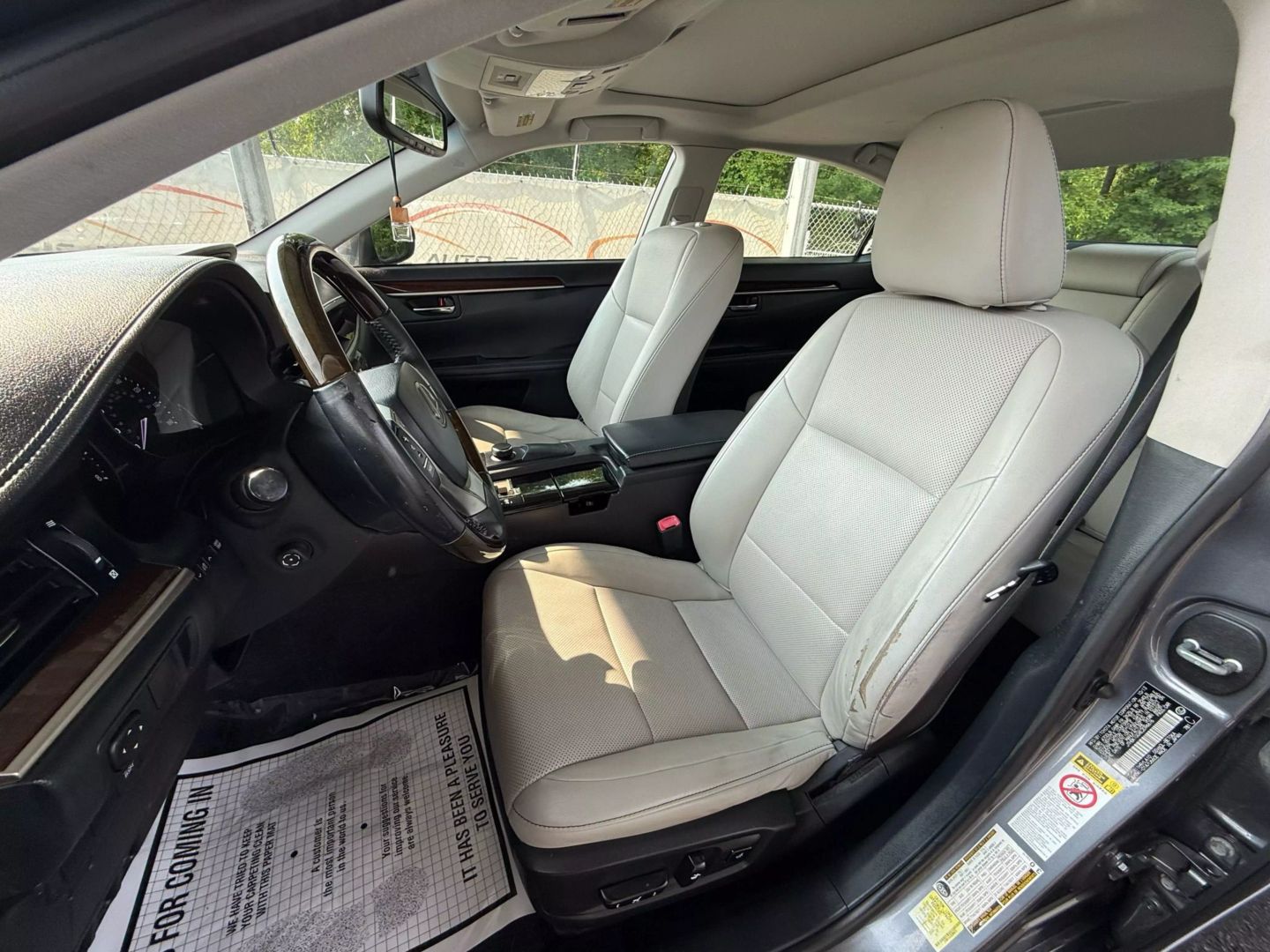 2014 Lexus Es - Image 16