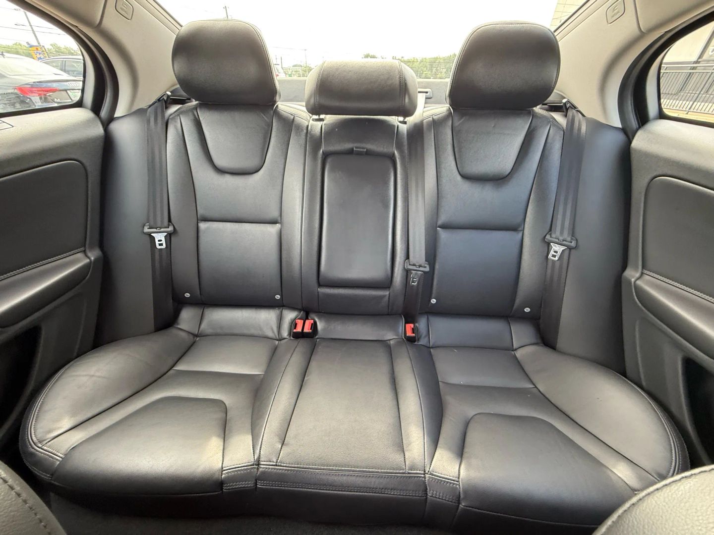 2016 Volvo S60 - Image 42