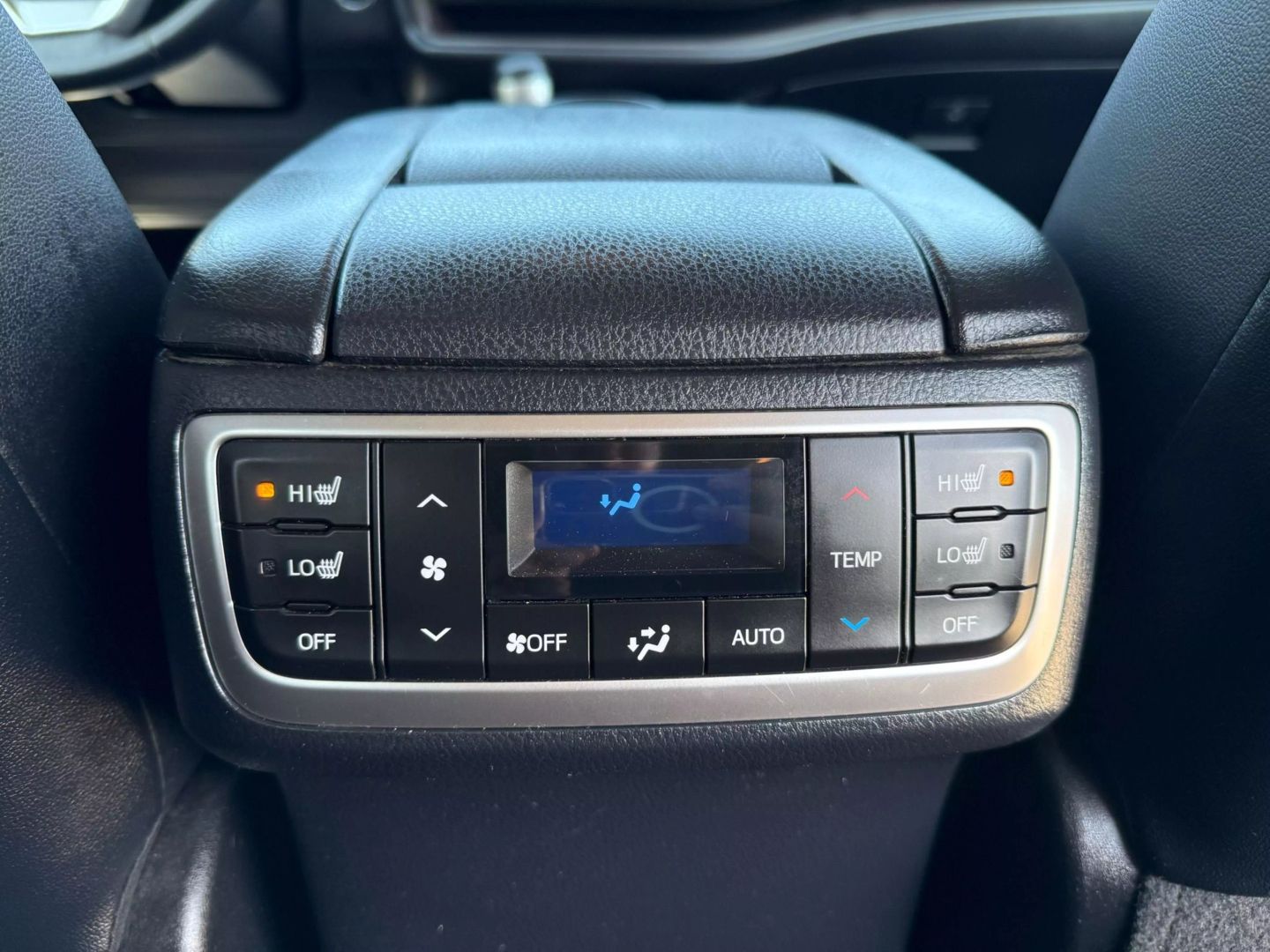 2018 Toyota Highlander - Image 25