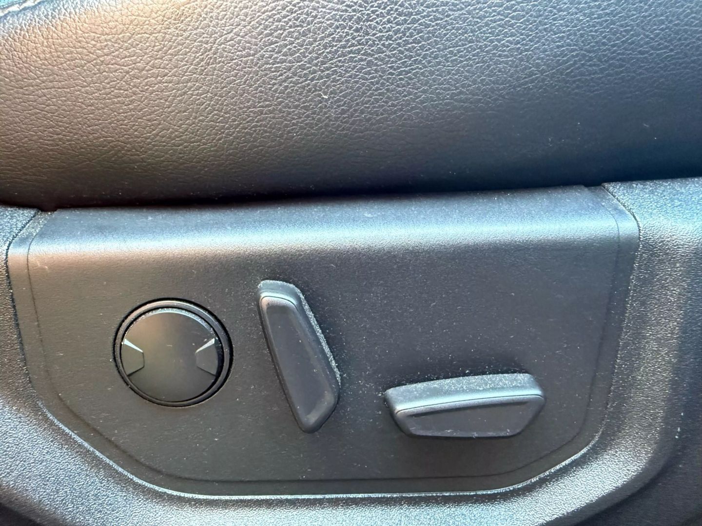 2020 Ford F250 Super Duty Crew Cab - Image 19