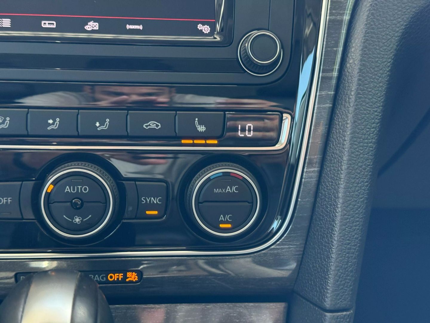 2018 Volkswagen Passat - Image 30