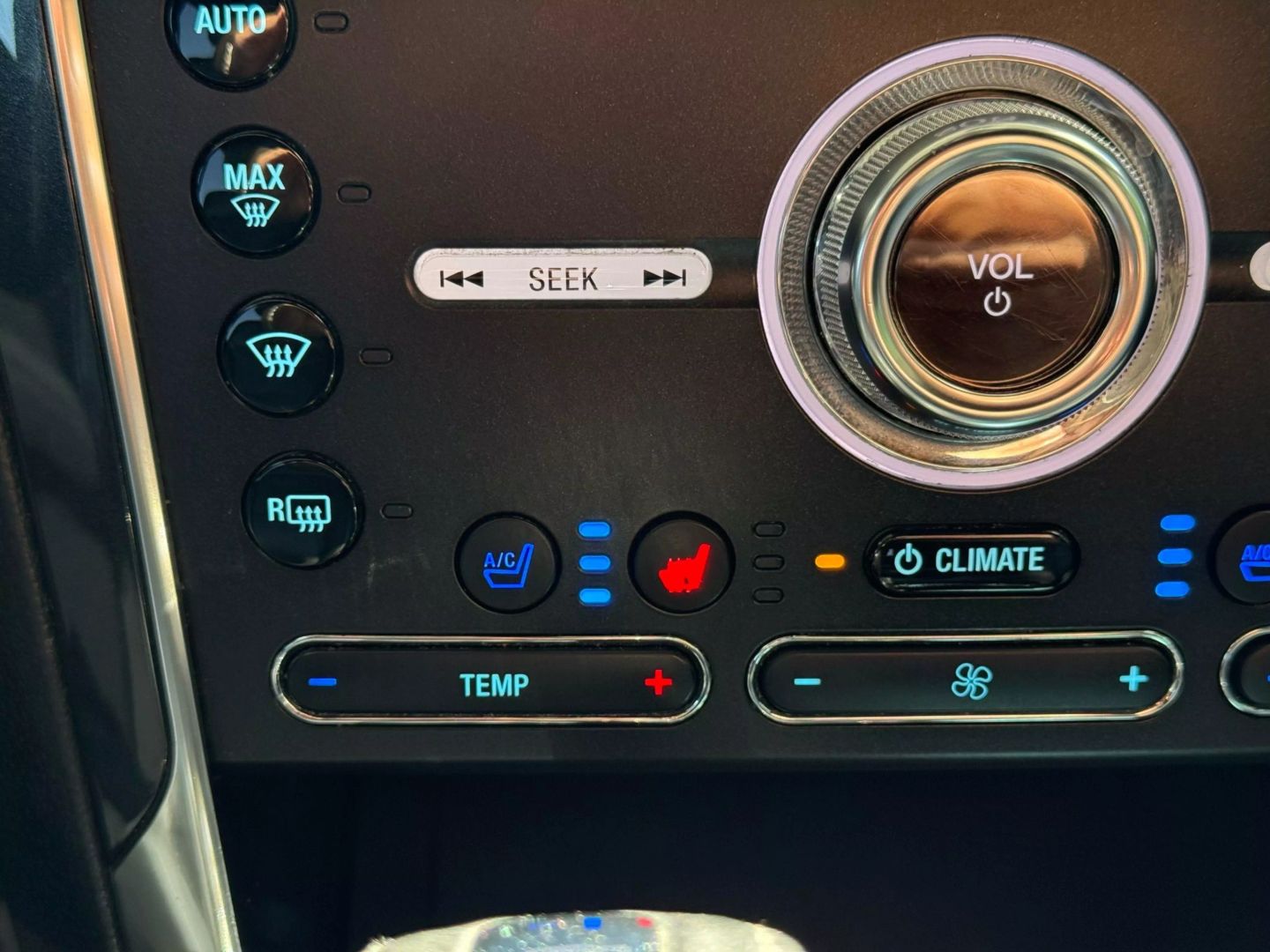 2018 Ford Explorer - Image 34