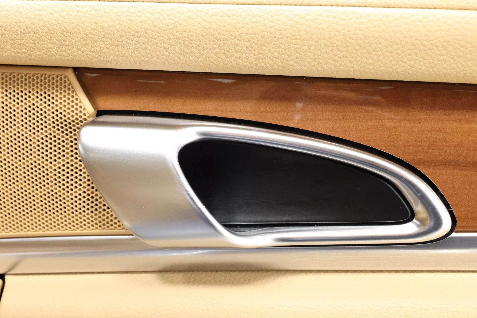 2014 Porsche Panamera - Image 75