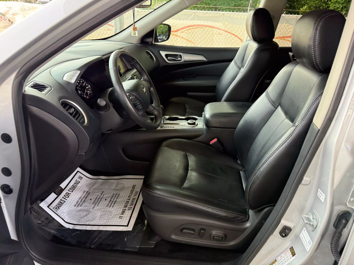 2017 Nissan Pathfinder - Image 15