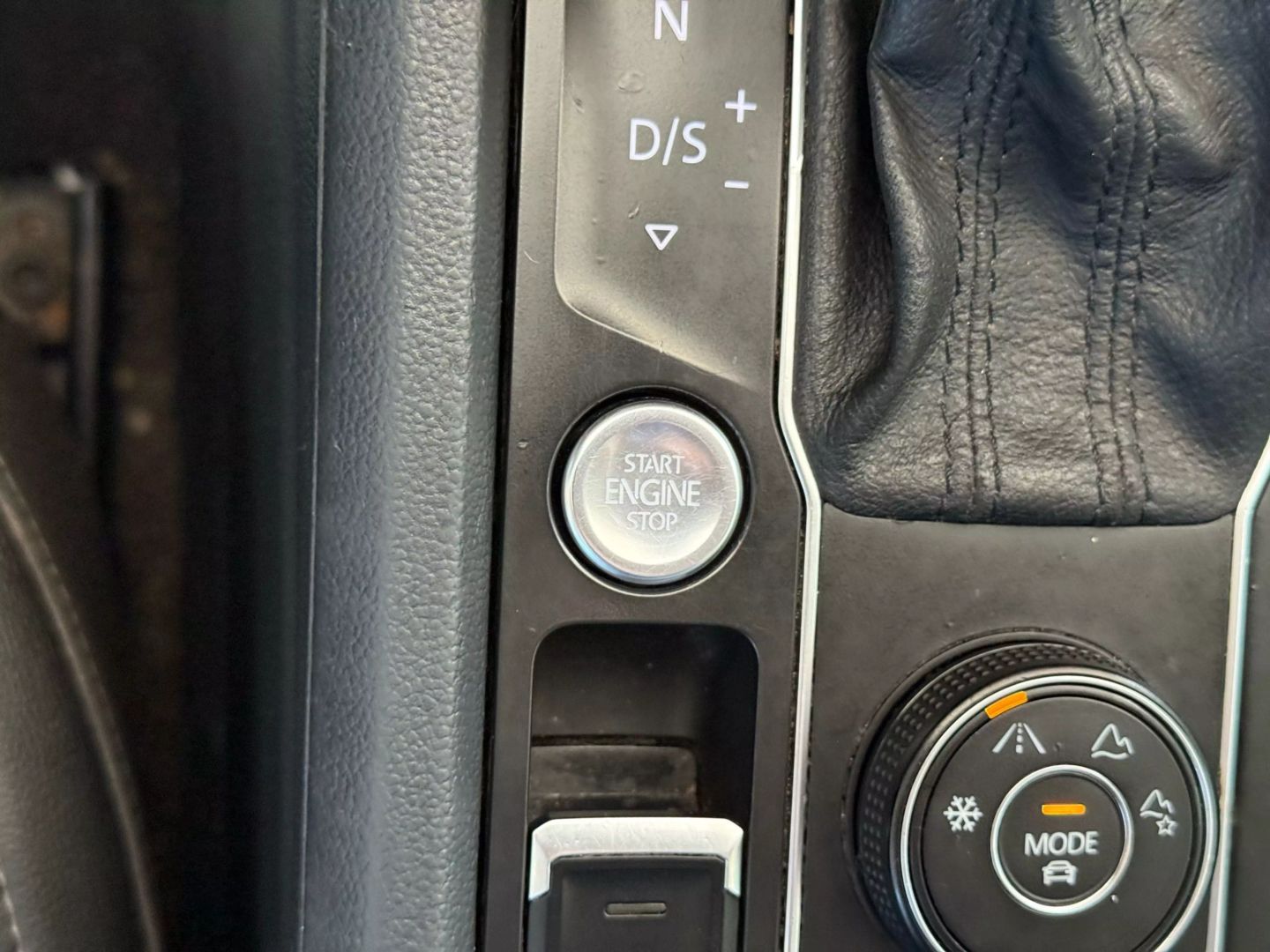 2019 Volkswagen Atlas - Image 33