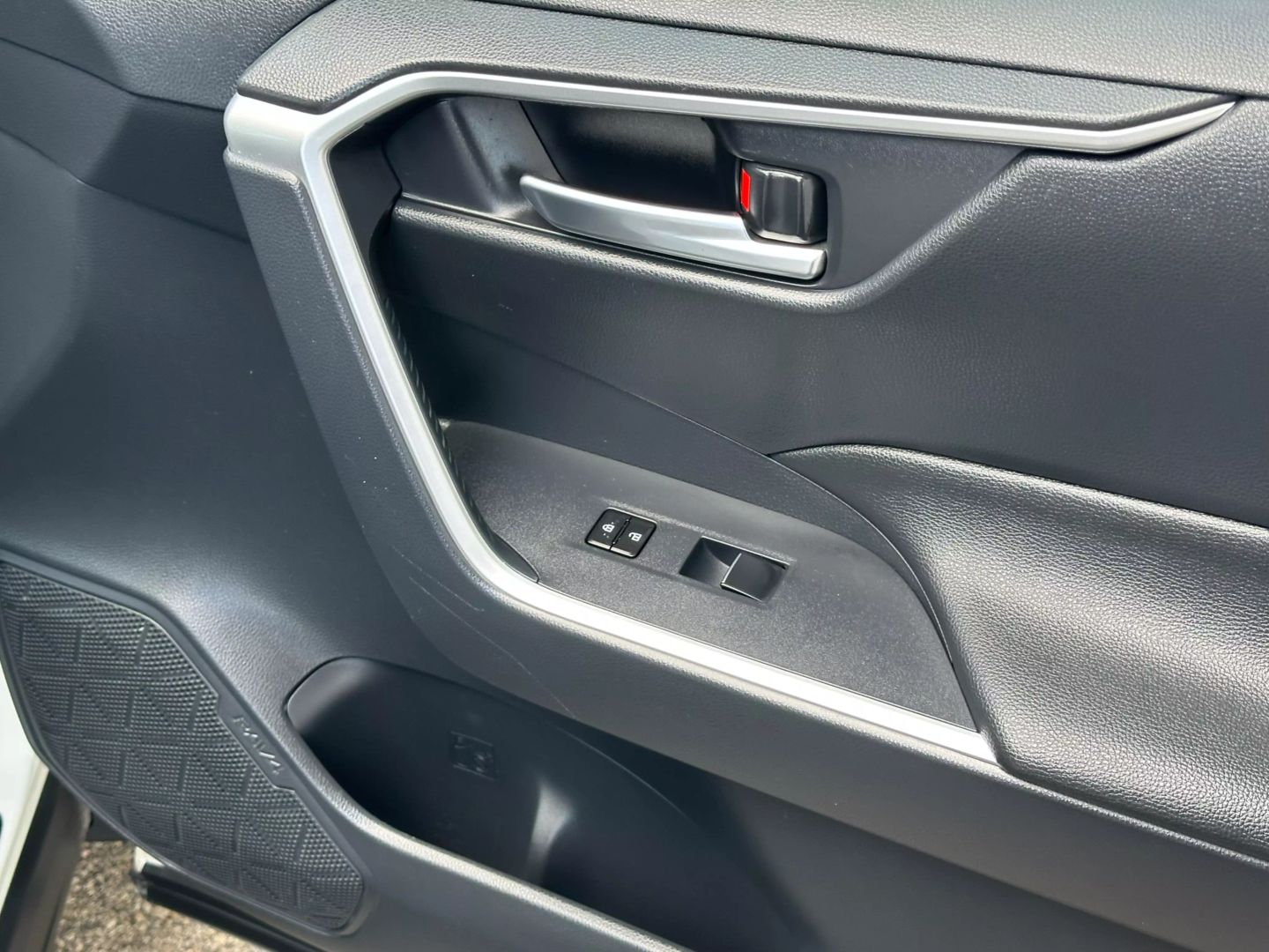 2019 Toyota Rav4 - Image 19