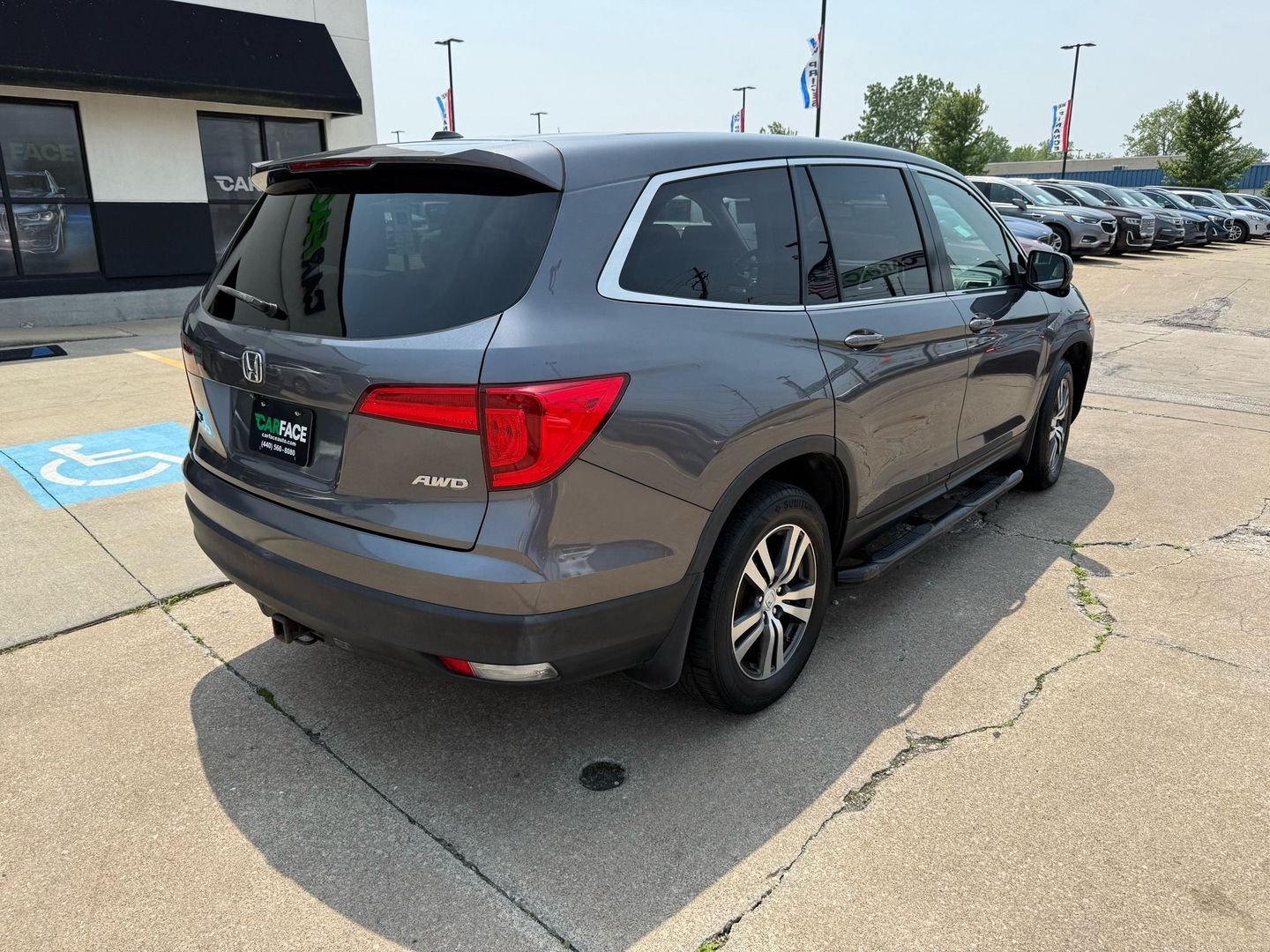 2017 Honda Pilot - Image 15