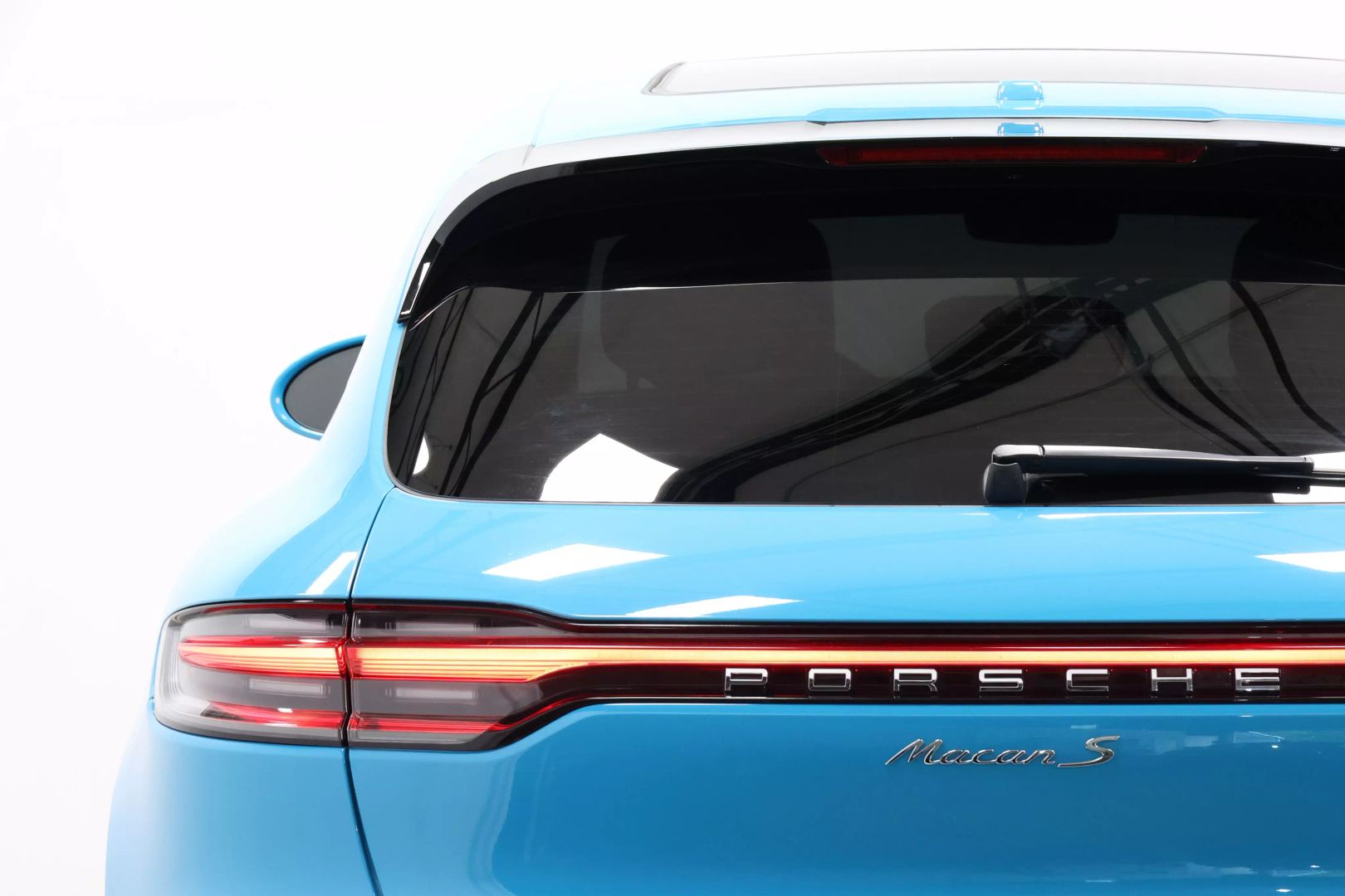 2022 Porsche Macan - Image 53