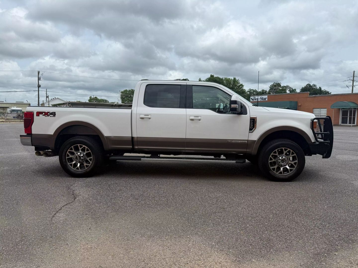 2021 Ford F250 Super Duty Crew Cab - Image 8