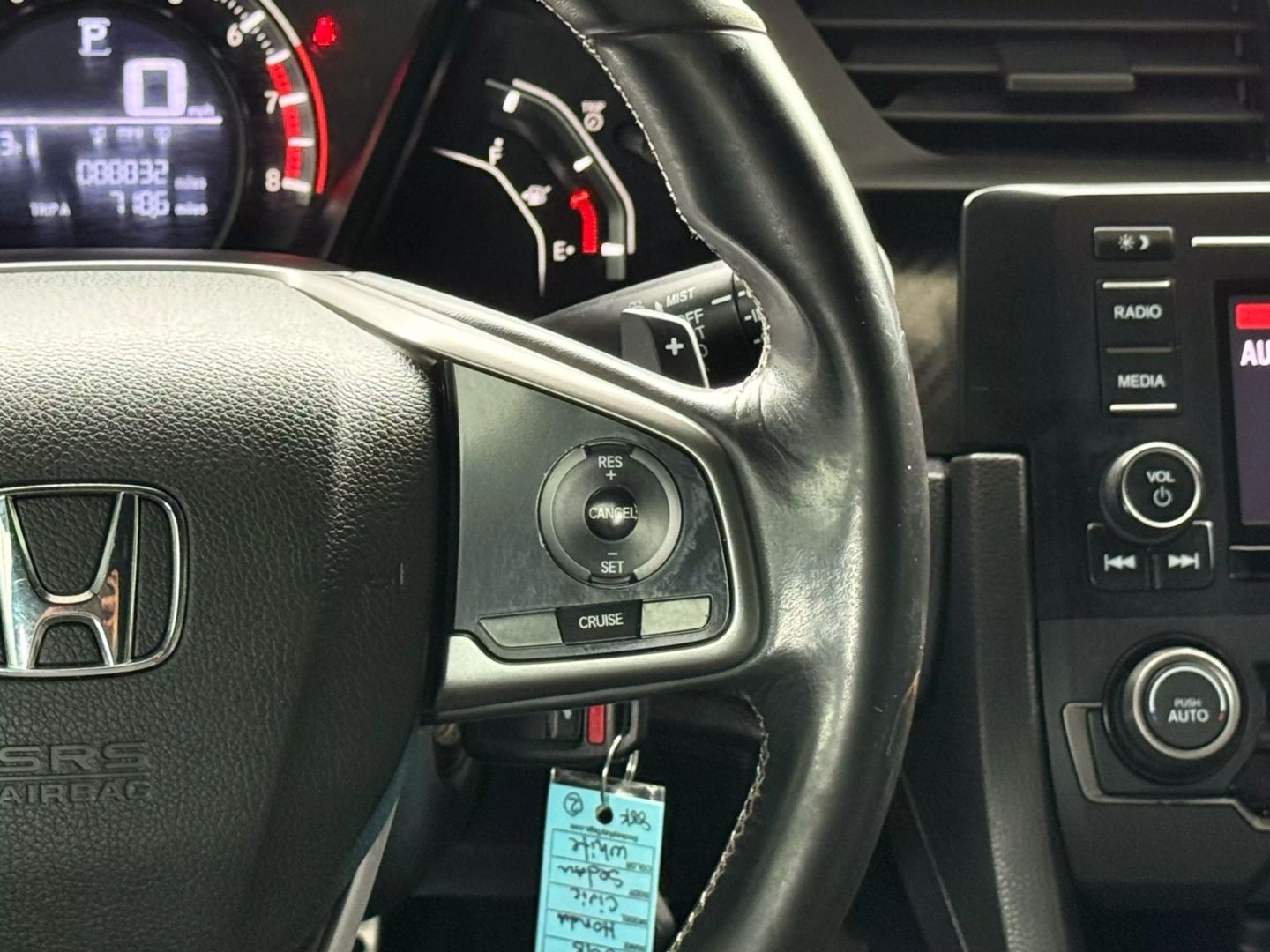 2018 Honda Civic - Image 32