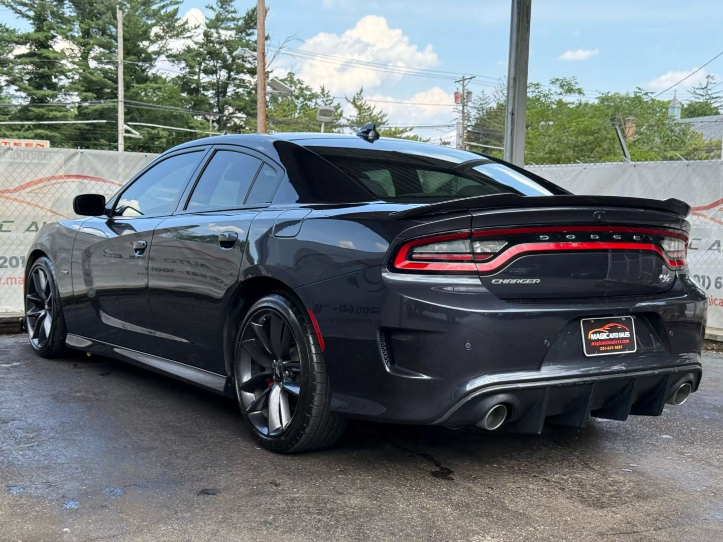 2019 Dodge Charger - Image 11