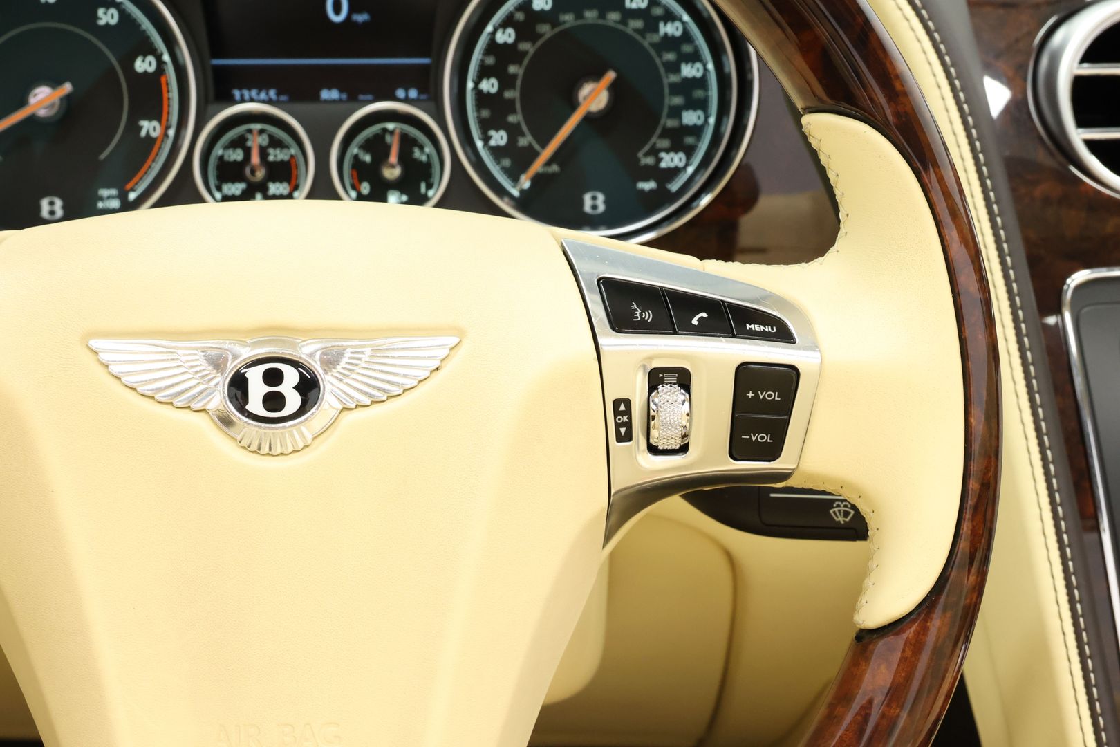 2016 Bentley Continental - Image 28