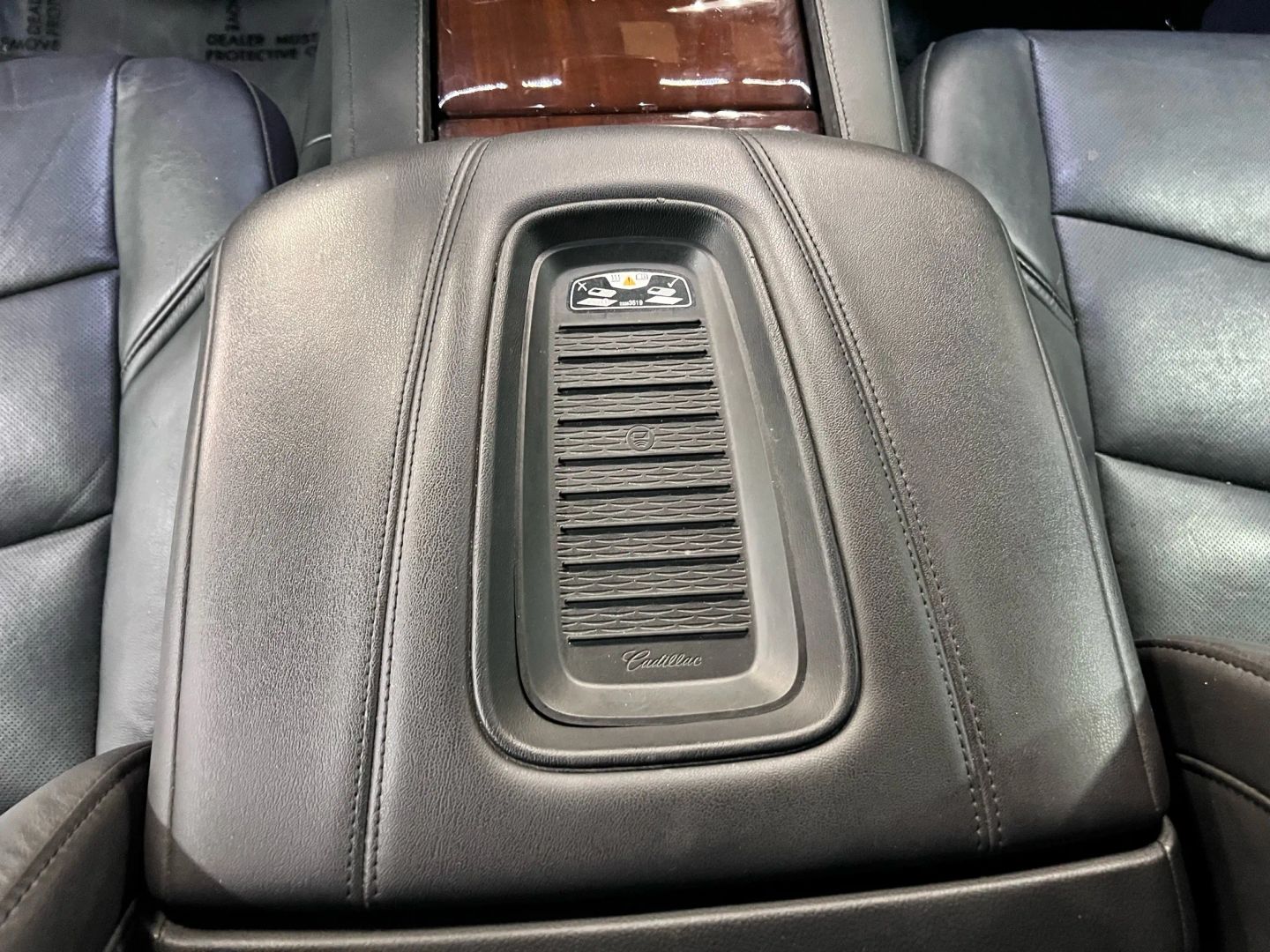 2019 Cadillac Escalade Luxury Sport Utility 4d - Image 25