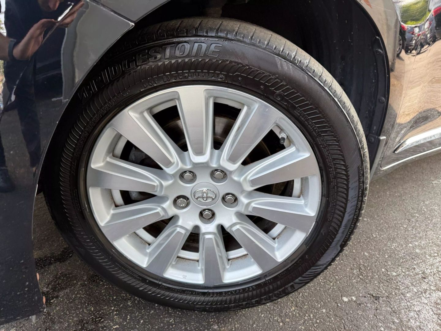 2017 Toyota Sienna - Image 40