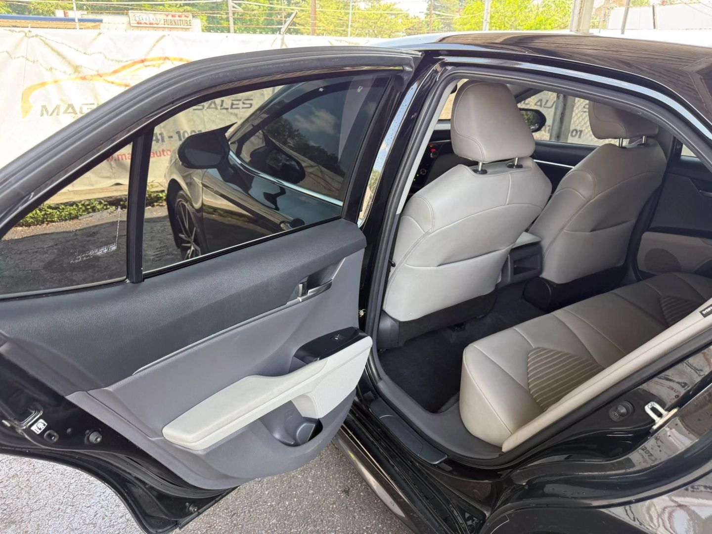 2022 Toyota Camry - Image 17