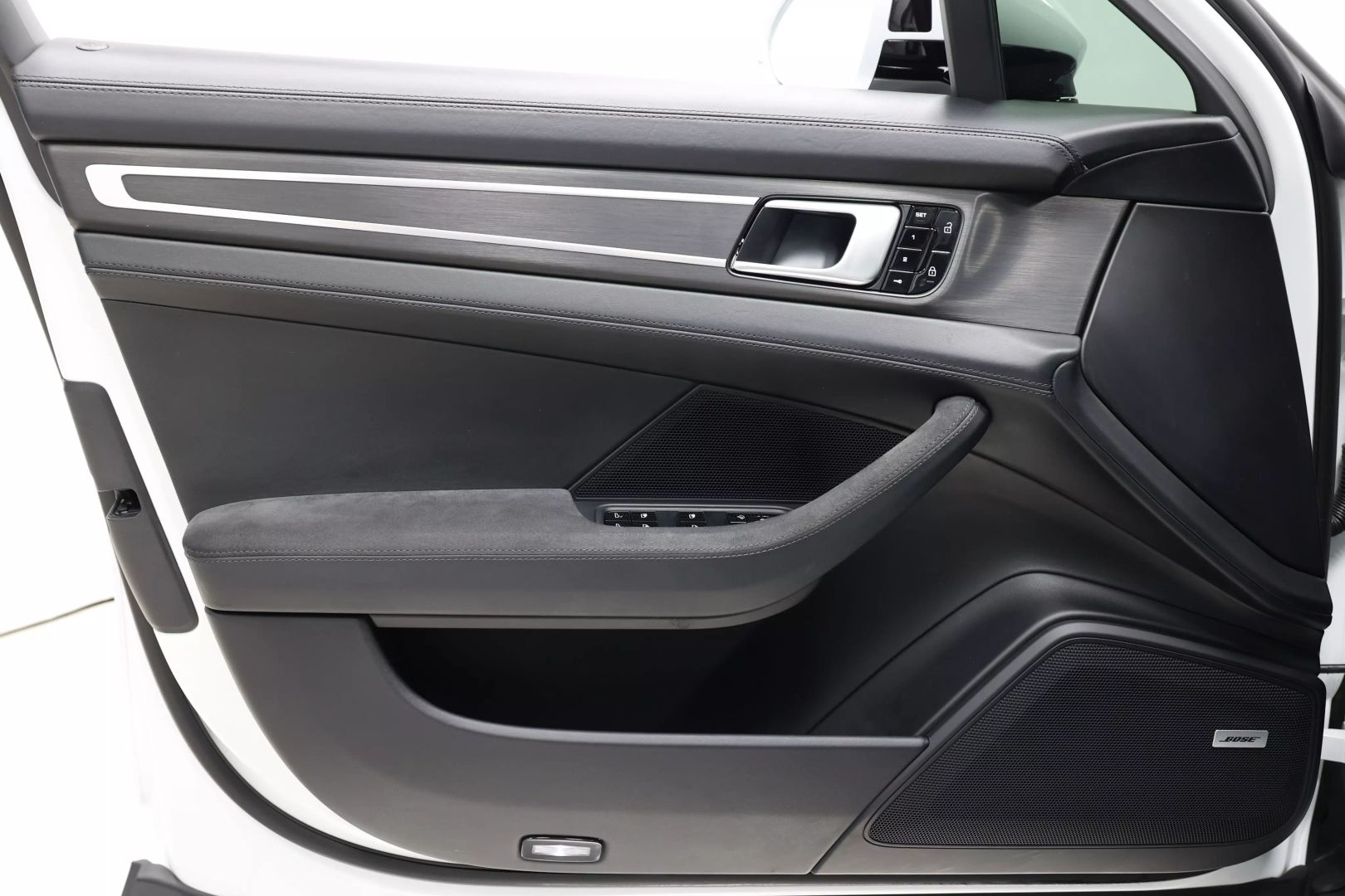2020 Porsche Panamera - Image 9