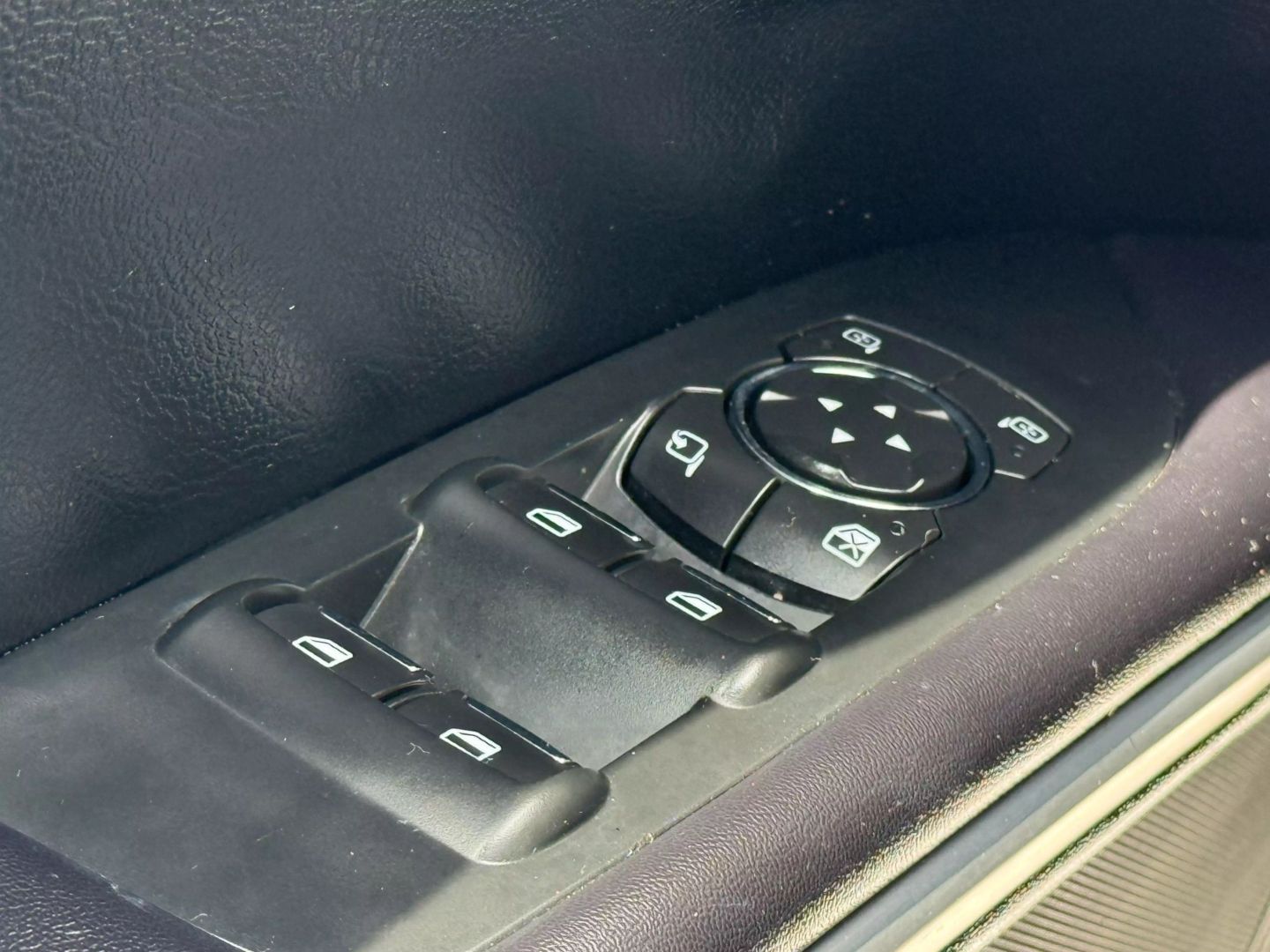 2016 Lincoln Mkz - Image 39