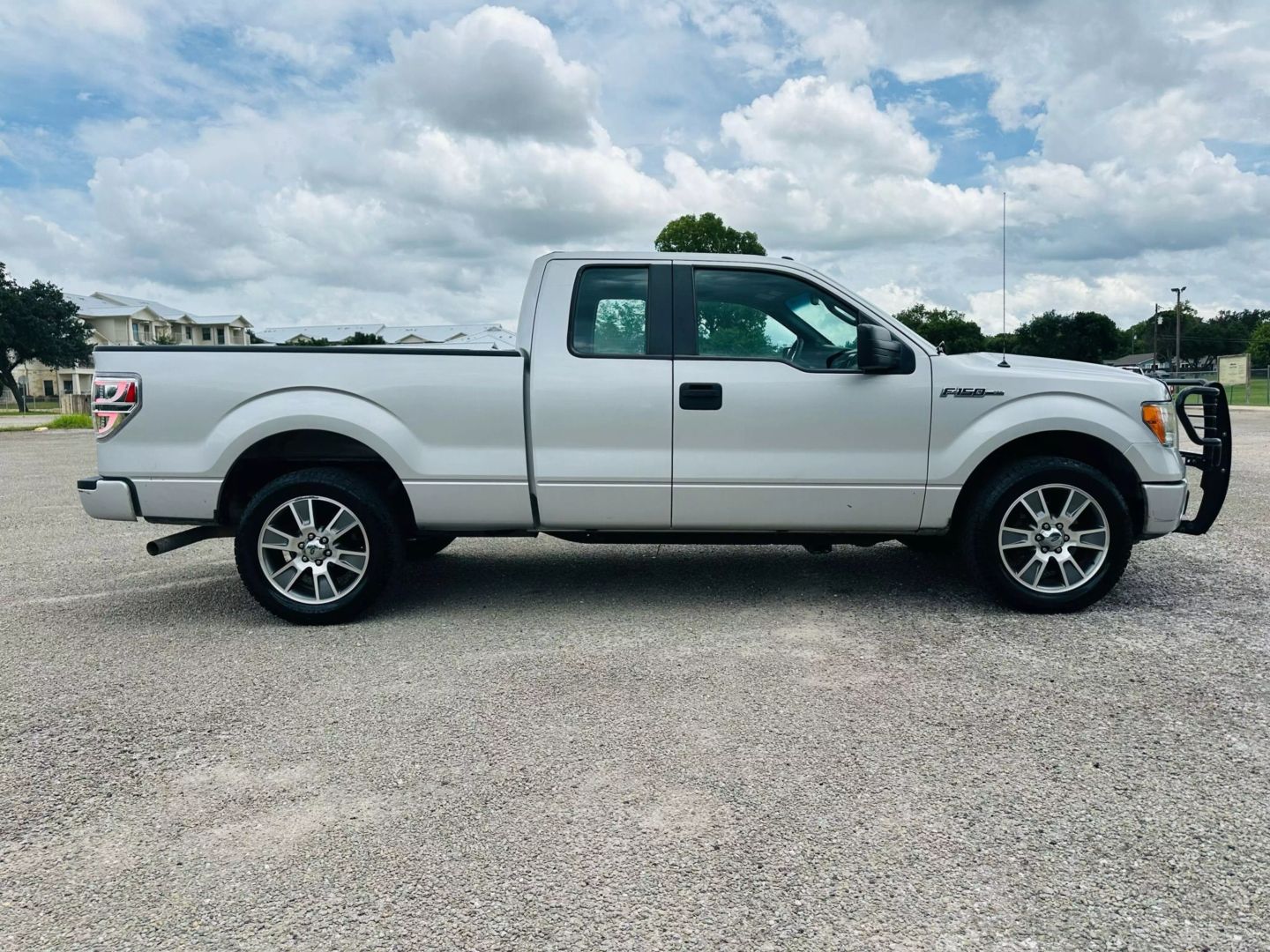 2014 Ford F150 Super Cab - Image 5