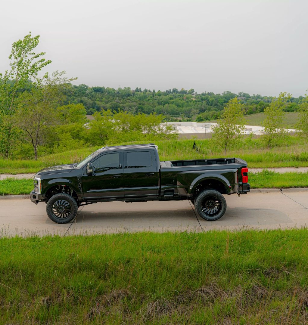 2024 Ford F350 Super Duty Crew Cab - Image 35